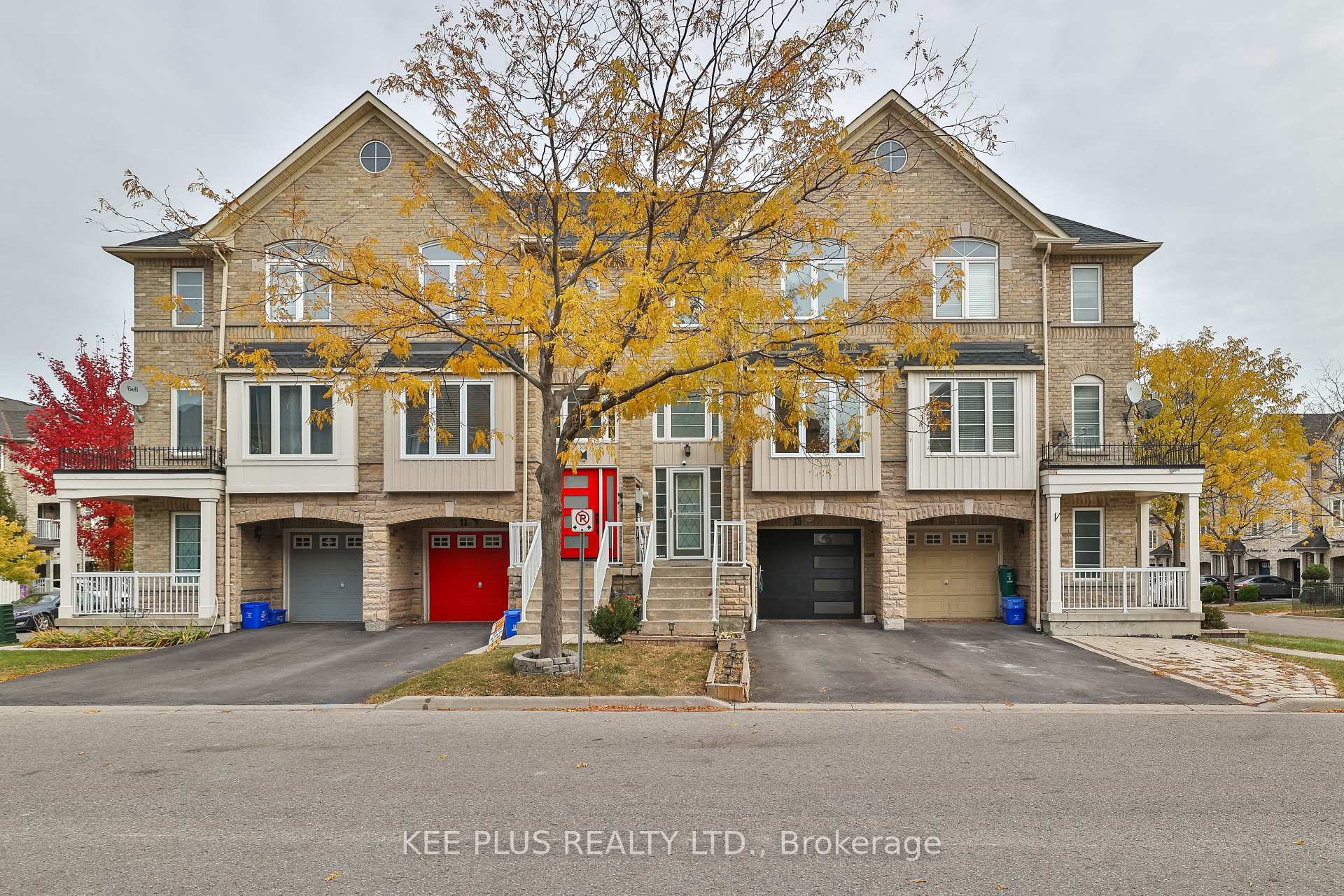 Photo 1 of 13 Talbotshire Street E, Ajax, South East — HOMEH