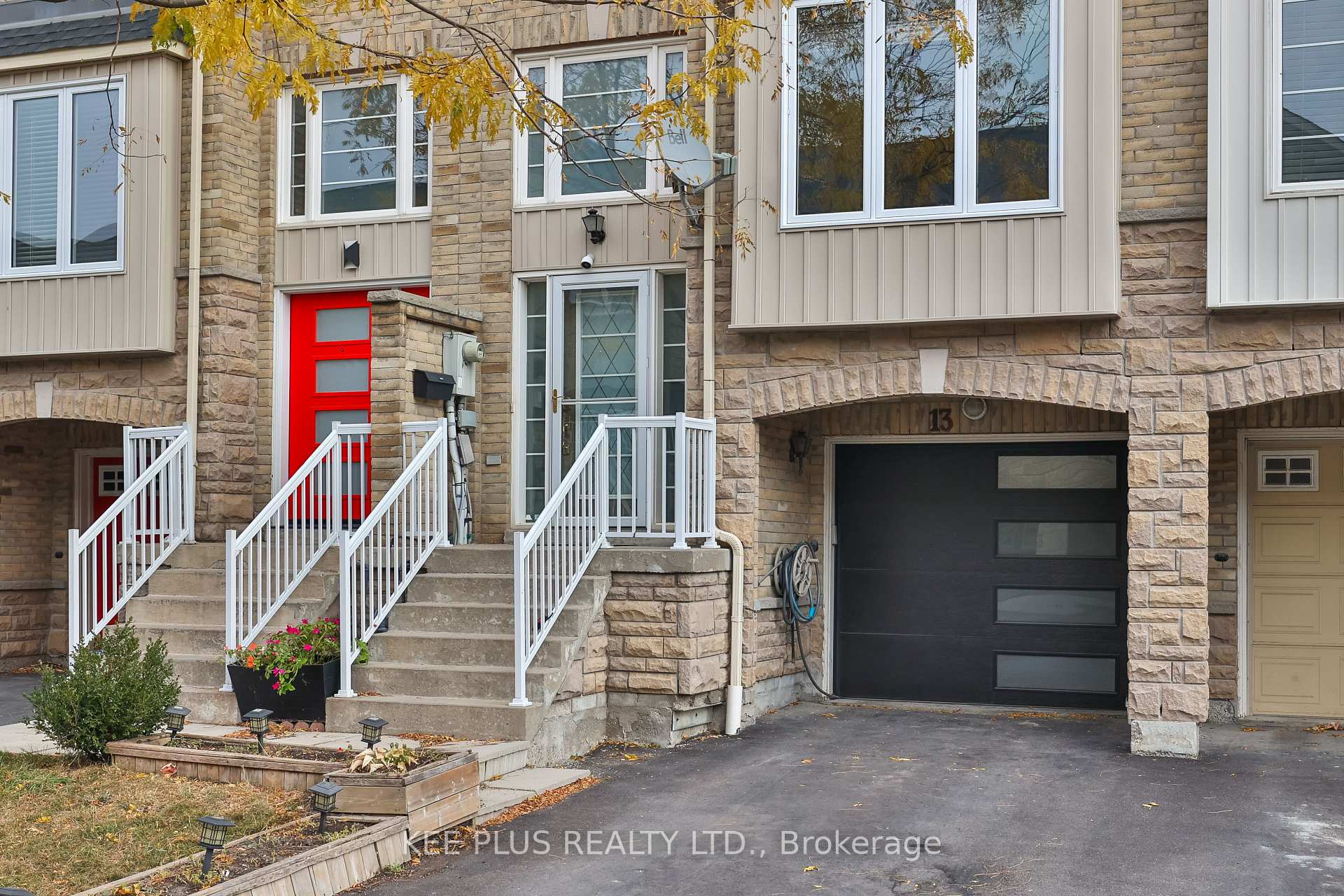 Photo 2 of 13 Talbotshire Street E, Ajax, South East — HOMEH
