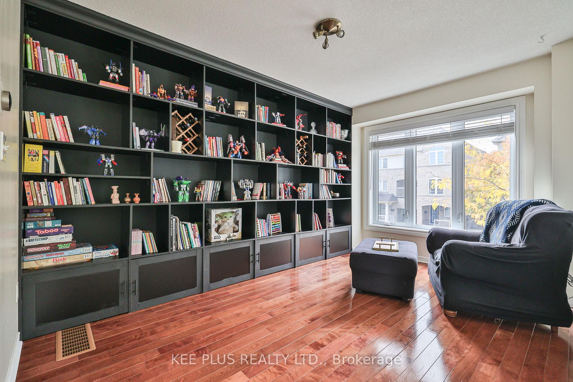 Photo 3 of 13 Talbotshire Street E, Ajax, South East — HOMEH