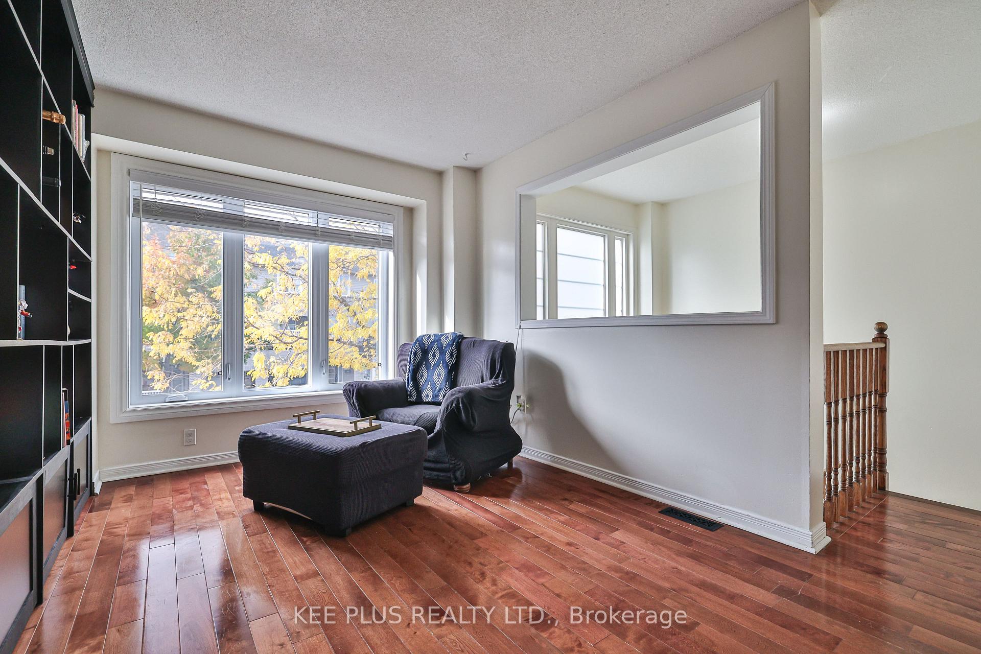Photo 4 of 13 Talbotshire Street E, Ajax, South East — HOMEH