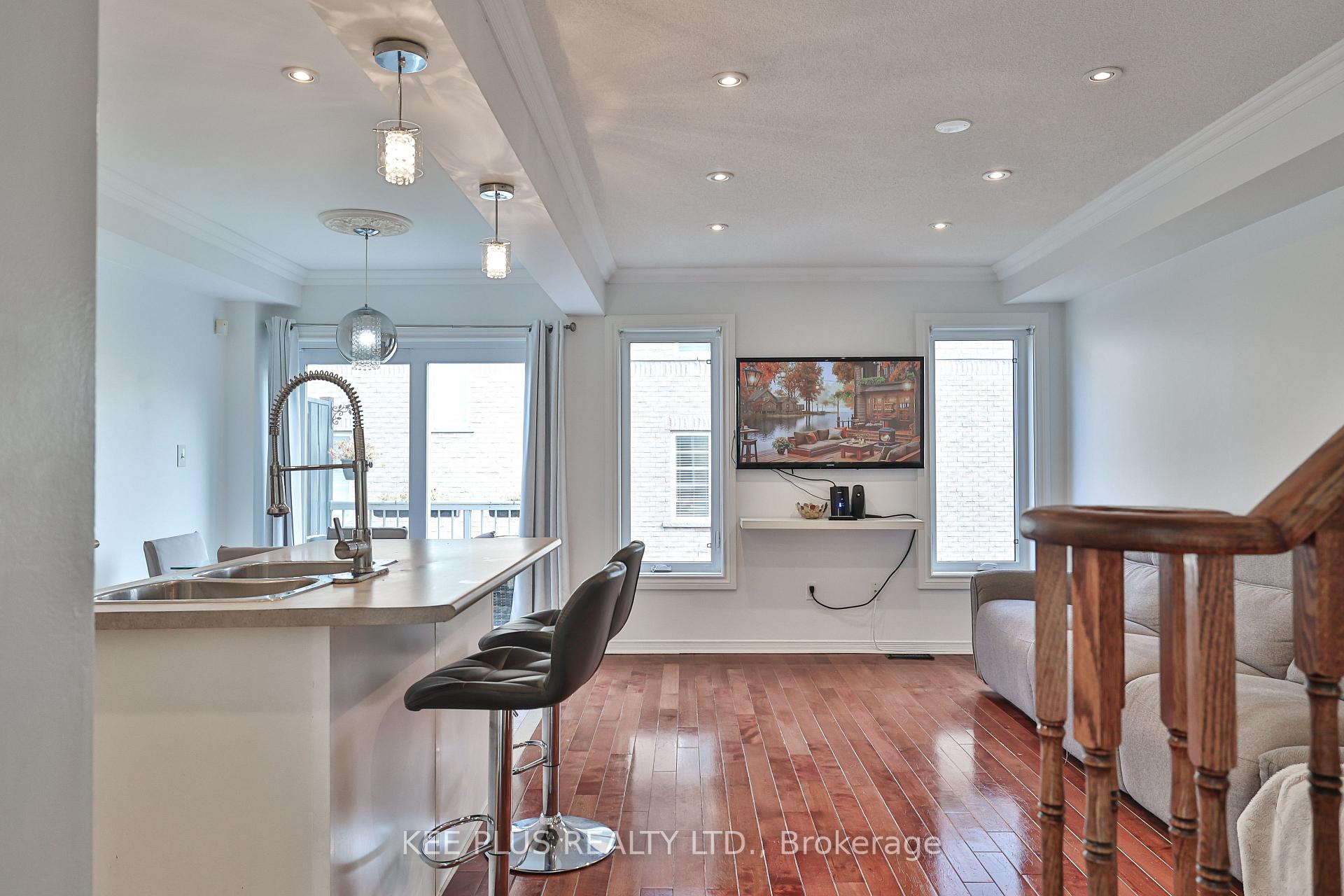 Photo 7 of 13 Talbotshire Street E, Ajax, South East — HOMEH