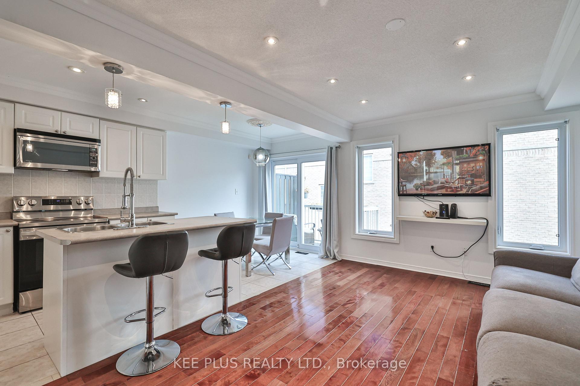 Photo 8 of 13 Talbotshire Street E, Ajax, South East — HOMEH