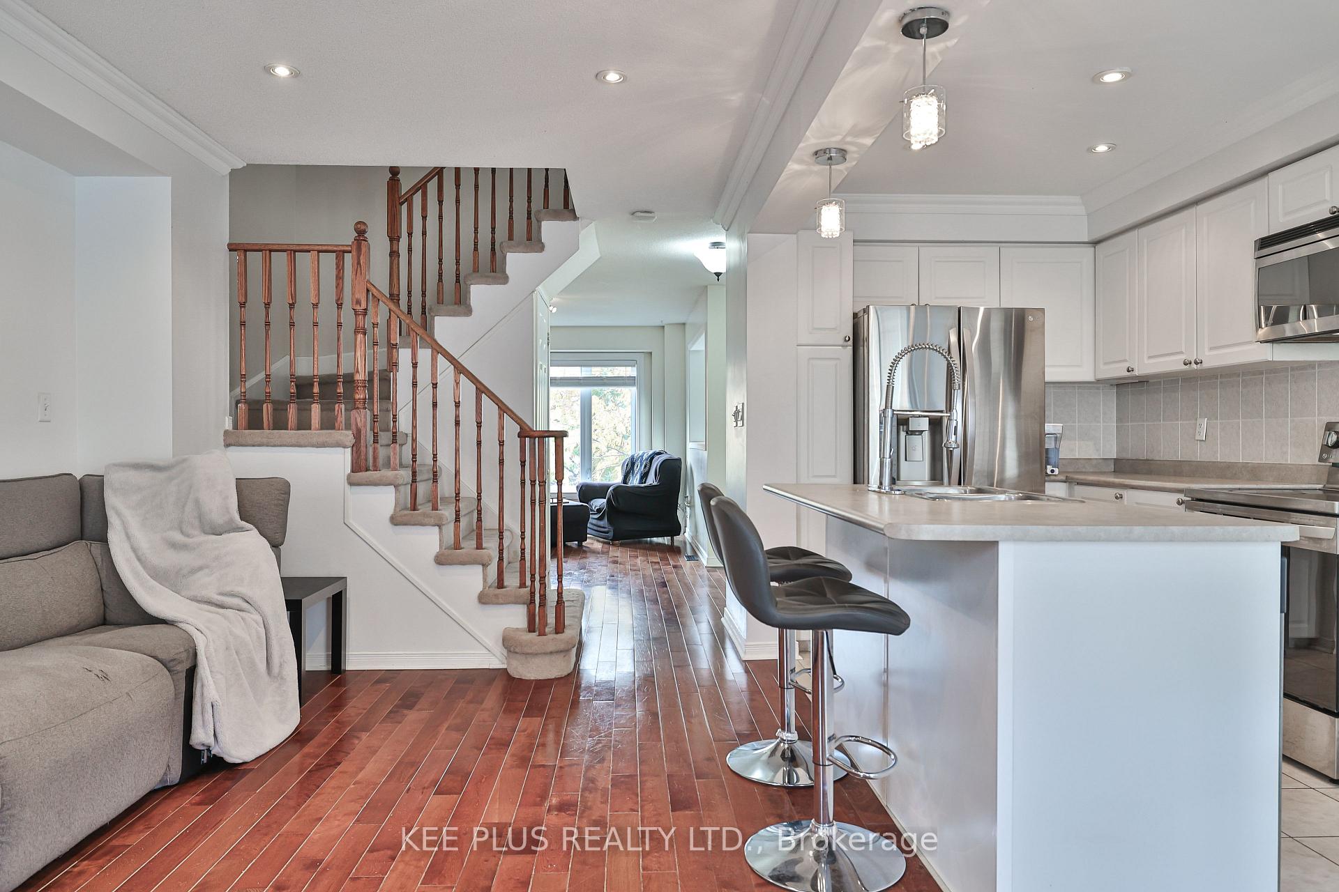 Photo 10 of 13 Talbotshire Street E, Ajax, South East — HOMEH