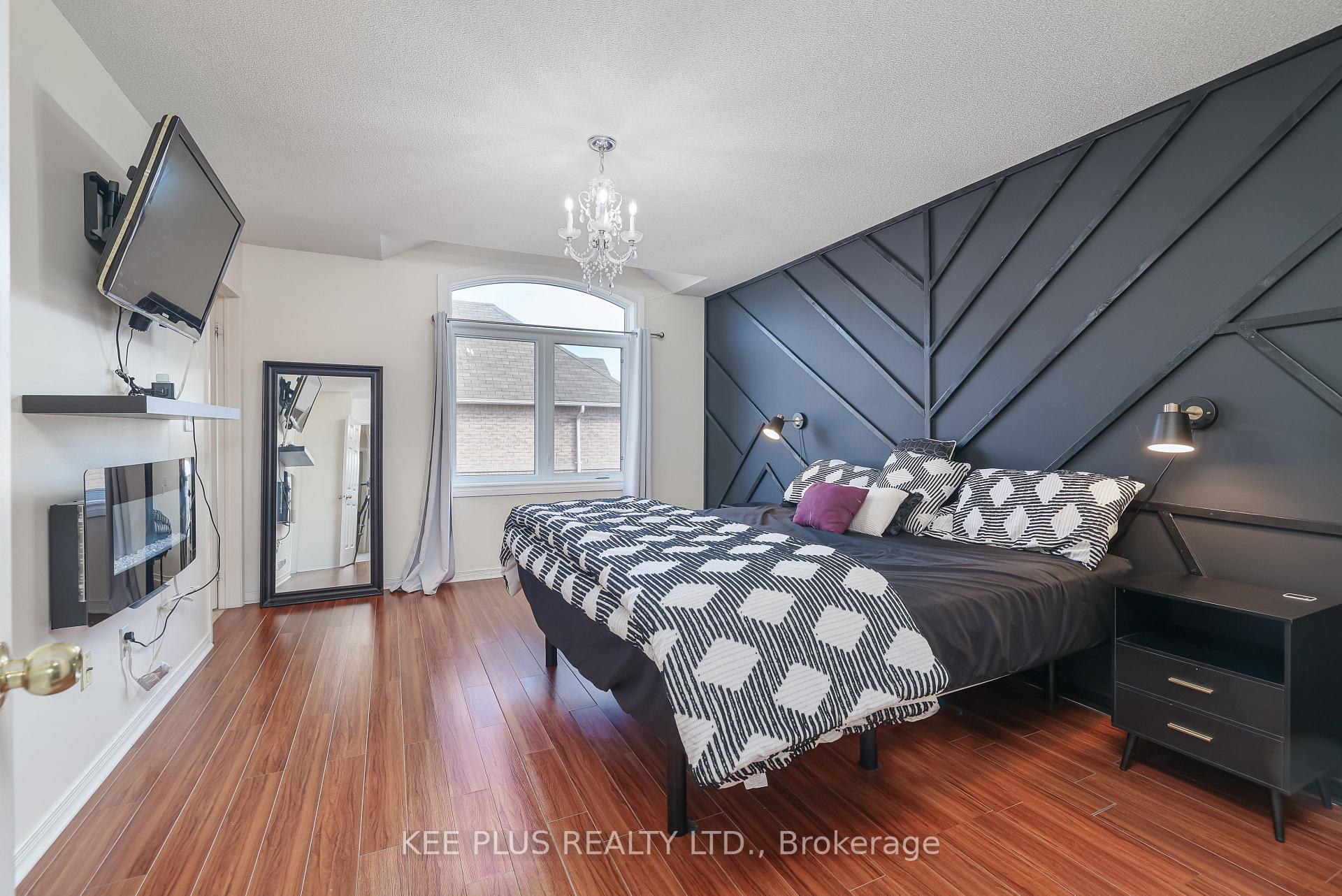 Photo 15 of 13 Talbotshire Street E, Ajax, South East — HOMEH