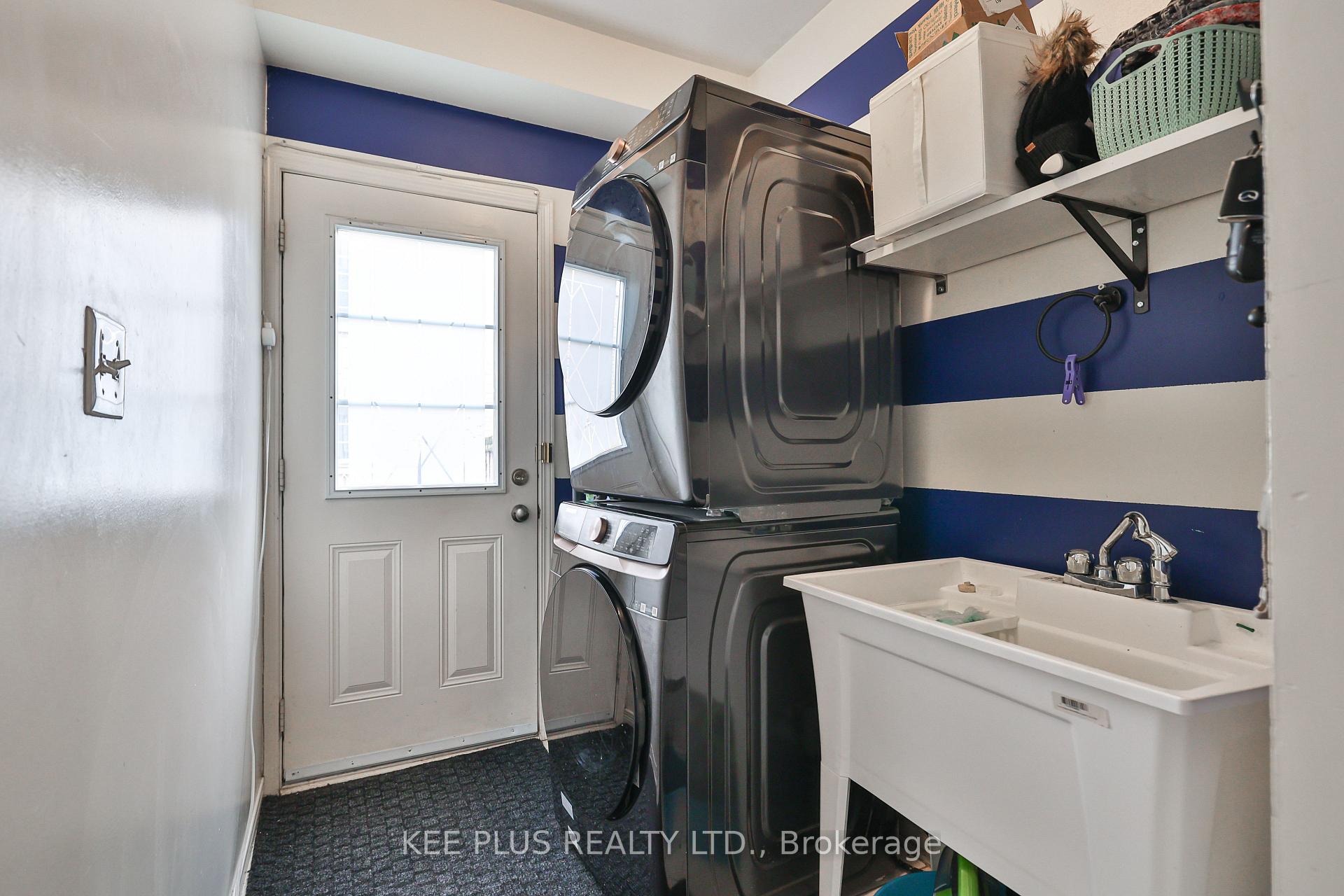 Photo 25 of 13 Talbotshire Street E, Ajax, South East — HOMEH