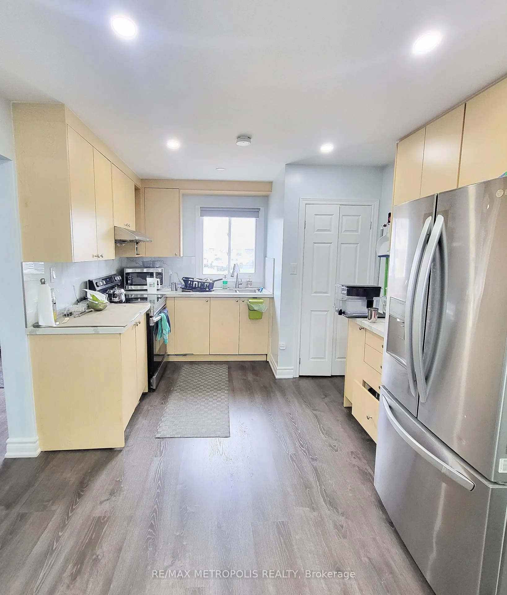 Photo 3 of Unit Main & Upper, 1192 Oxford Street, Oshawa, Lakeview — HOMEH