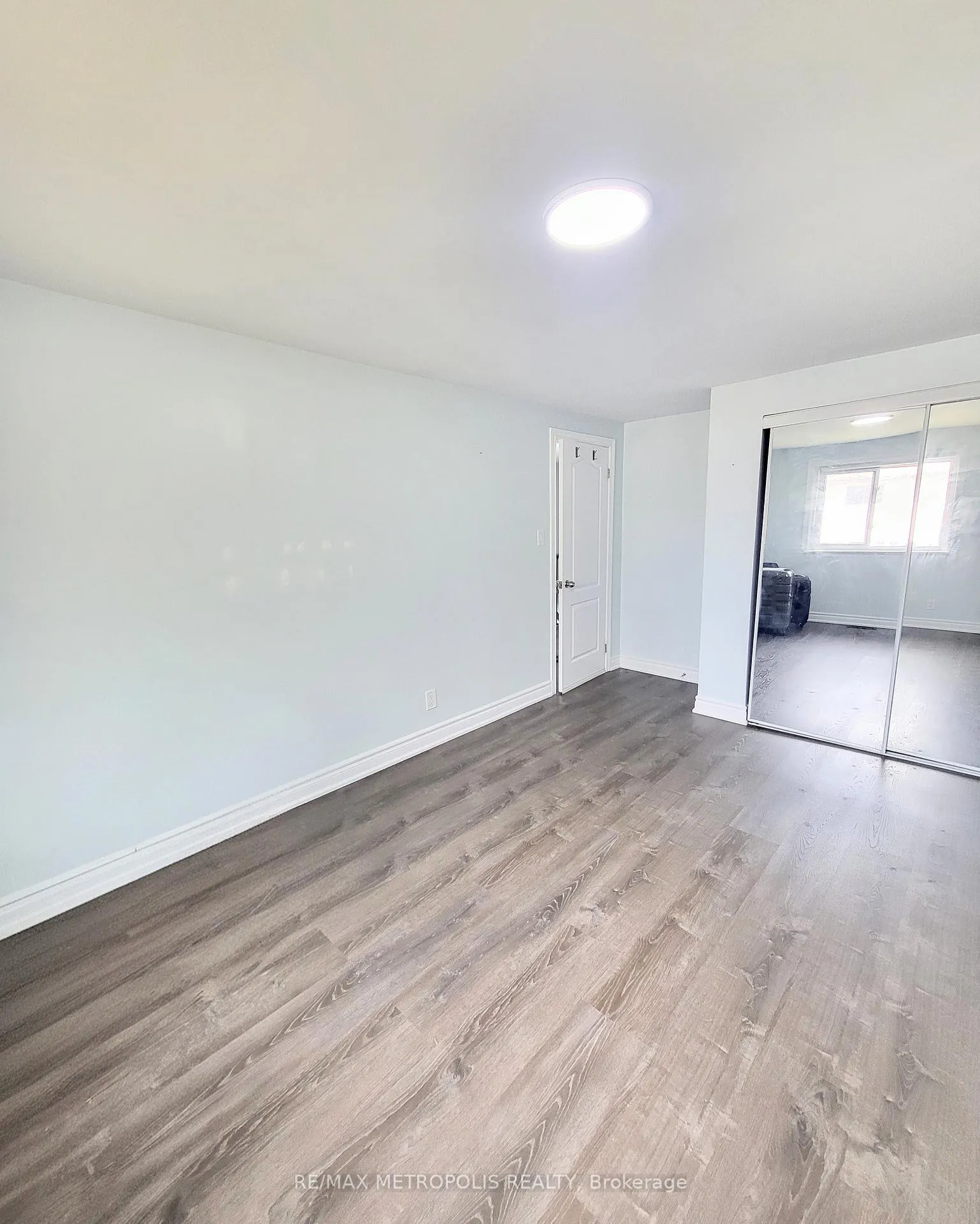 Photo 18 of Unit Main & Upper, 1192 Oxford Street, Oshawa, Lakeview — HOMEH