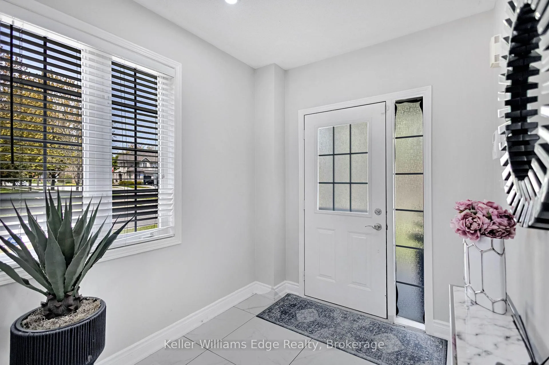Photo 5 of 1854 Imperial Way, Burlington, Uptown — HOMEH