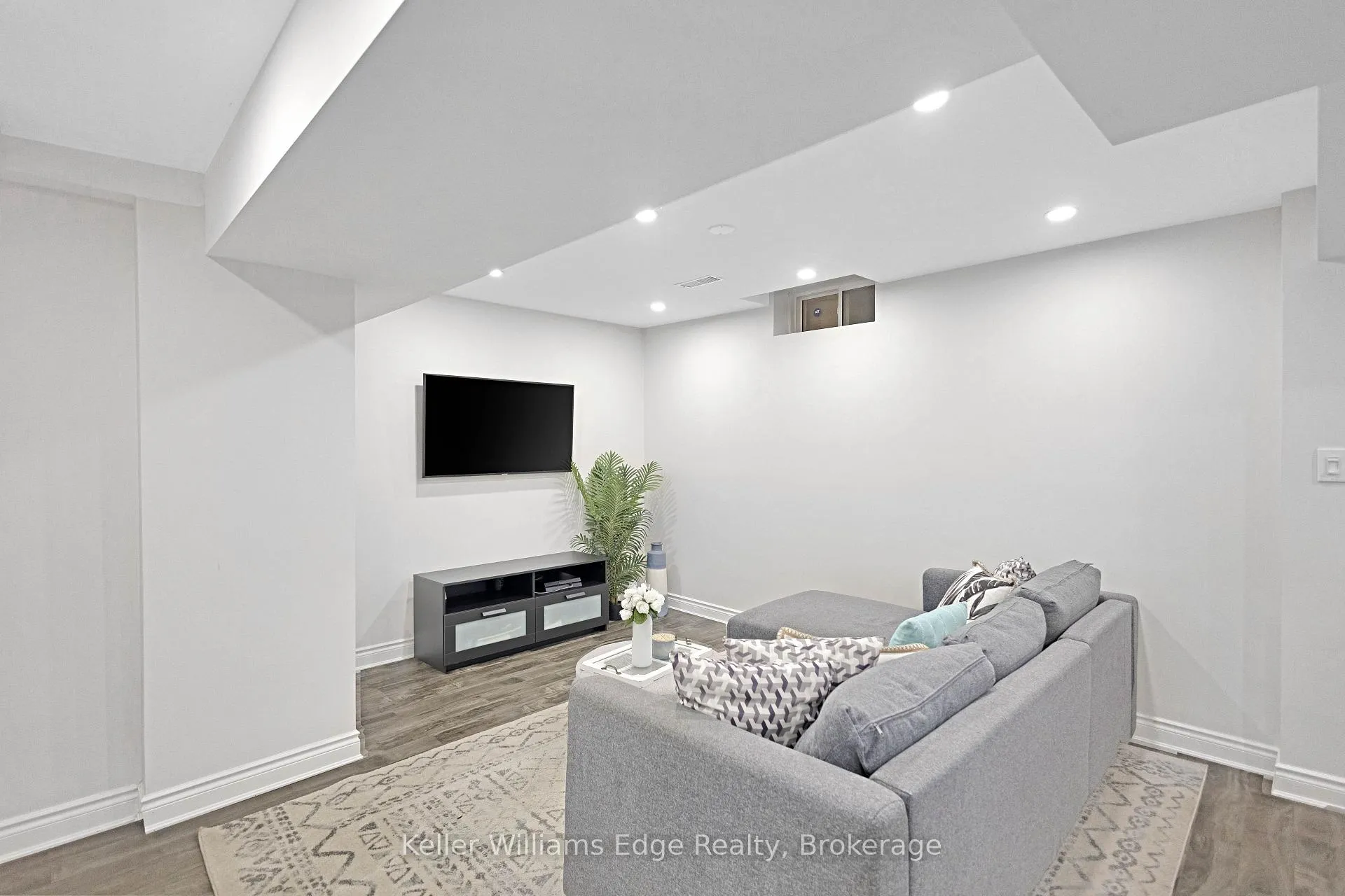 Photo 37 of 1854 Imperial Way, Burlington, Uptown — HOMEH