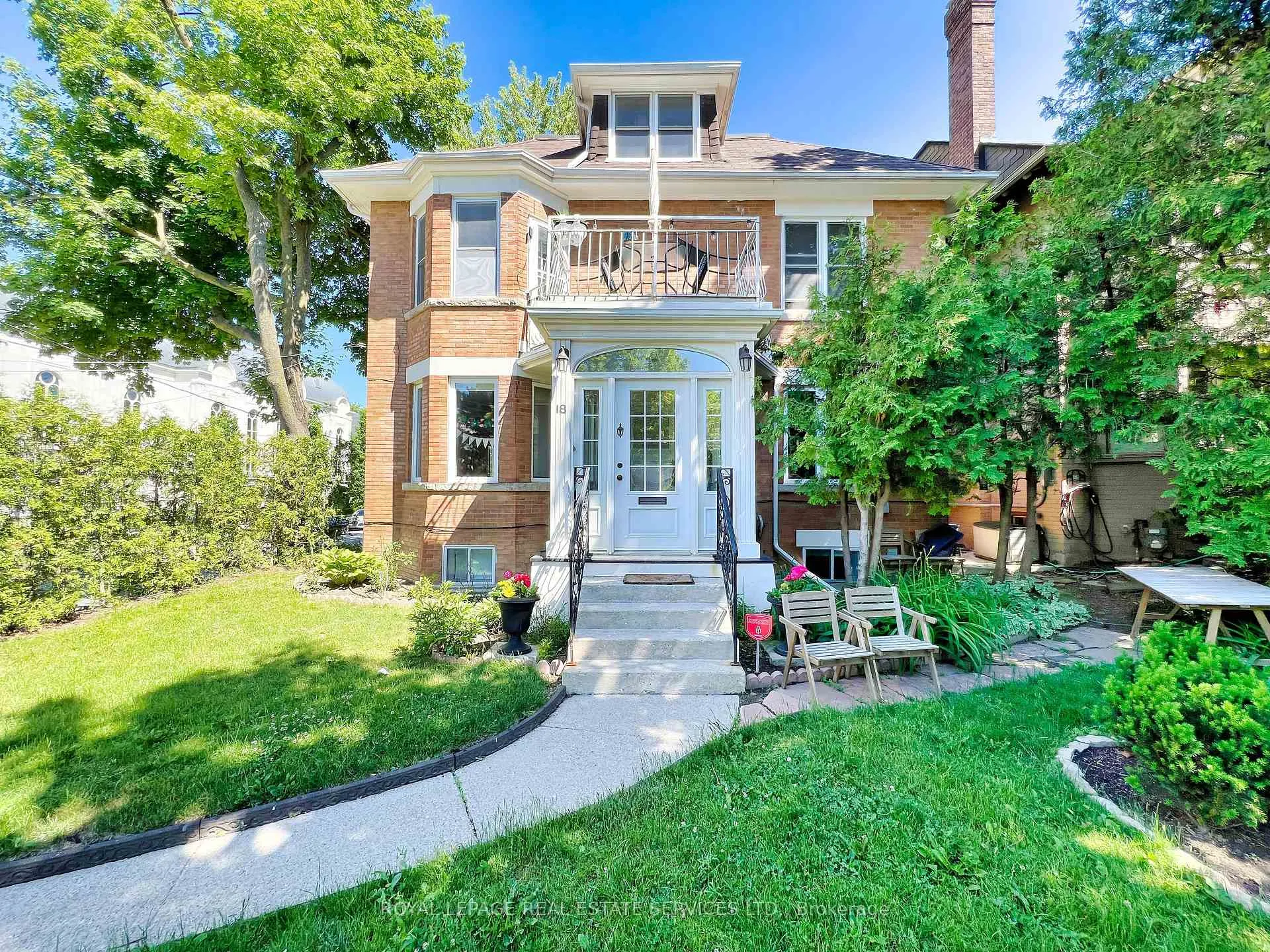 Photo of 18 Shorncliffe Avenue