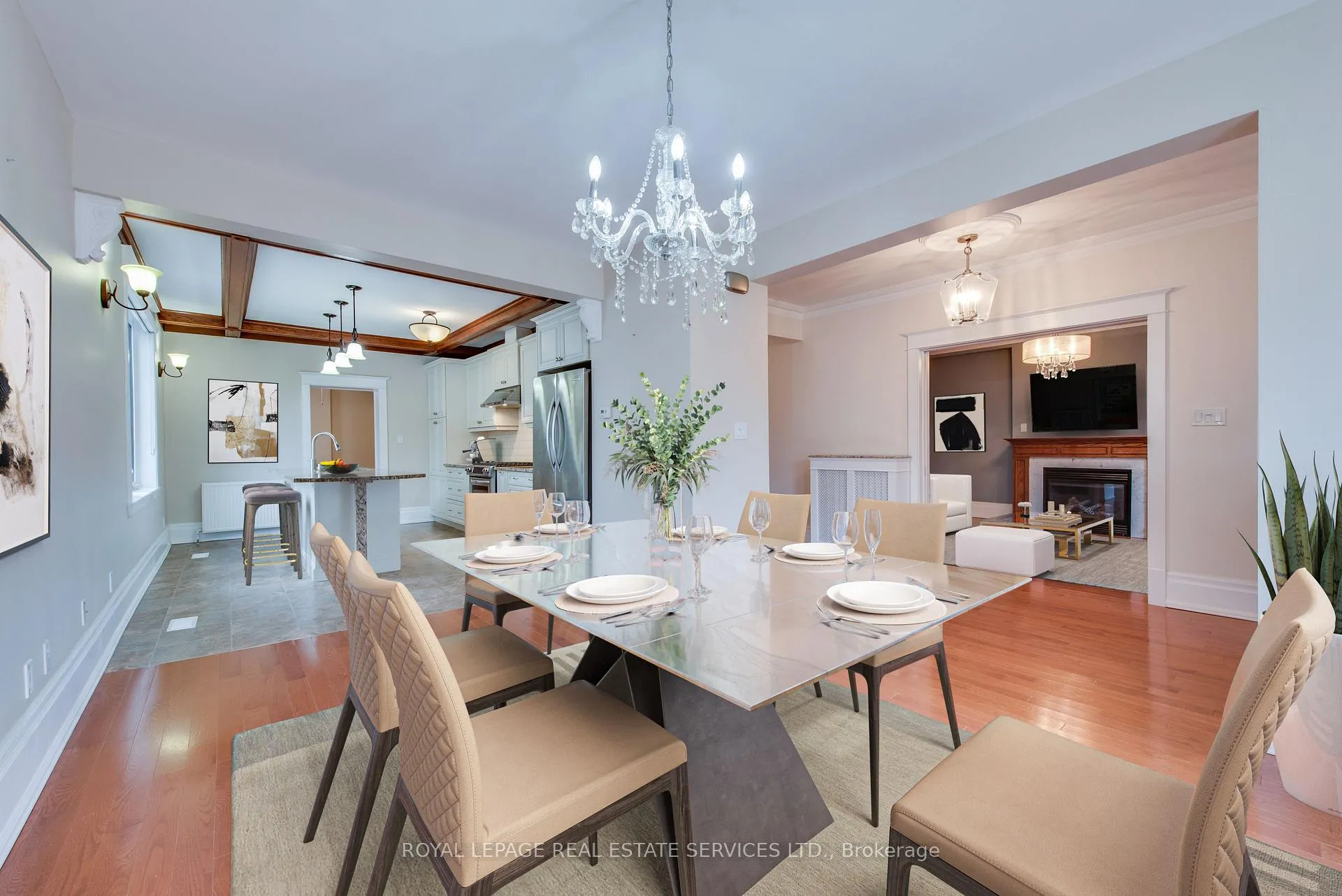 Photo 5 of 18 Shorncliffe Avenue, Toronto, Casa Loma — HOMEH
