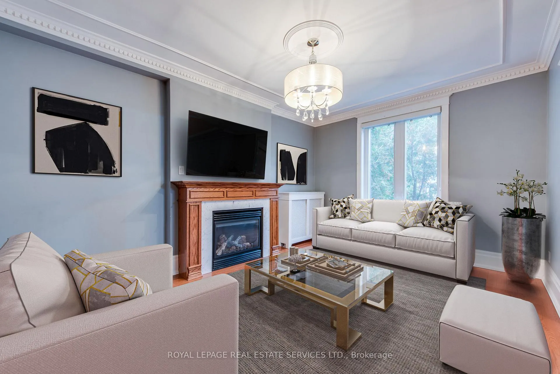 Photo 6 of 18 Shorncliffe Avenue, Toronto, Casa Loma — HOMEH