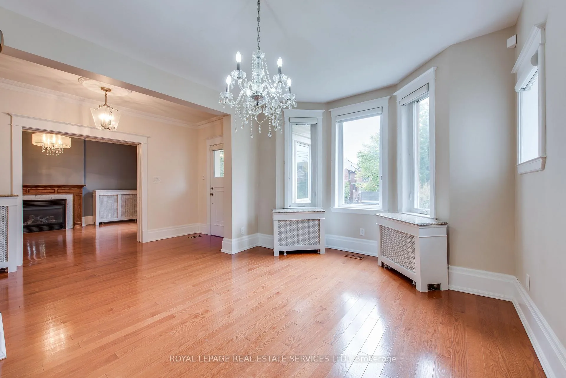 Photo 8 of 18 Shorncliffe Avenue, Toronto, Casa Loma — HOMEH