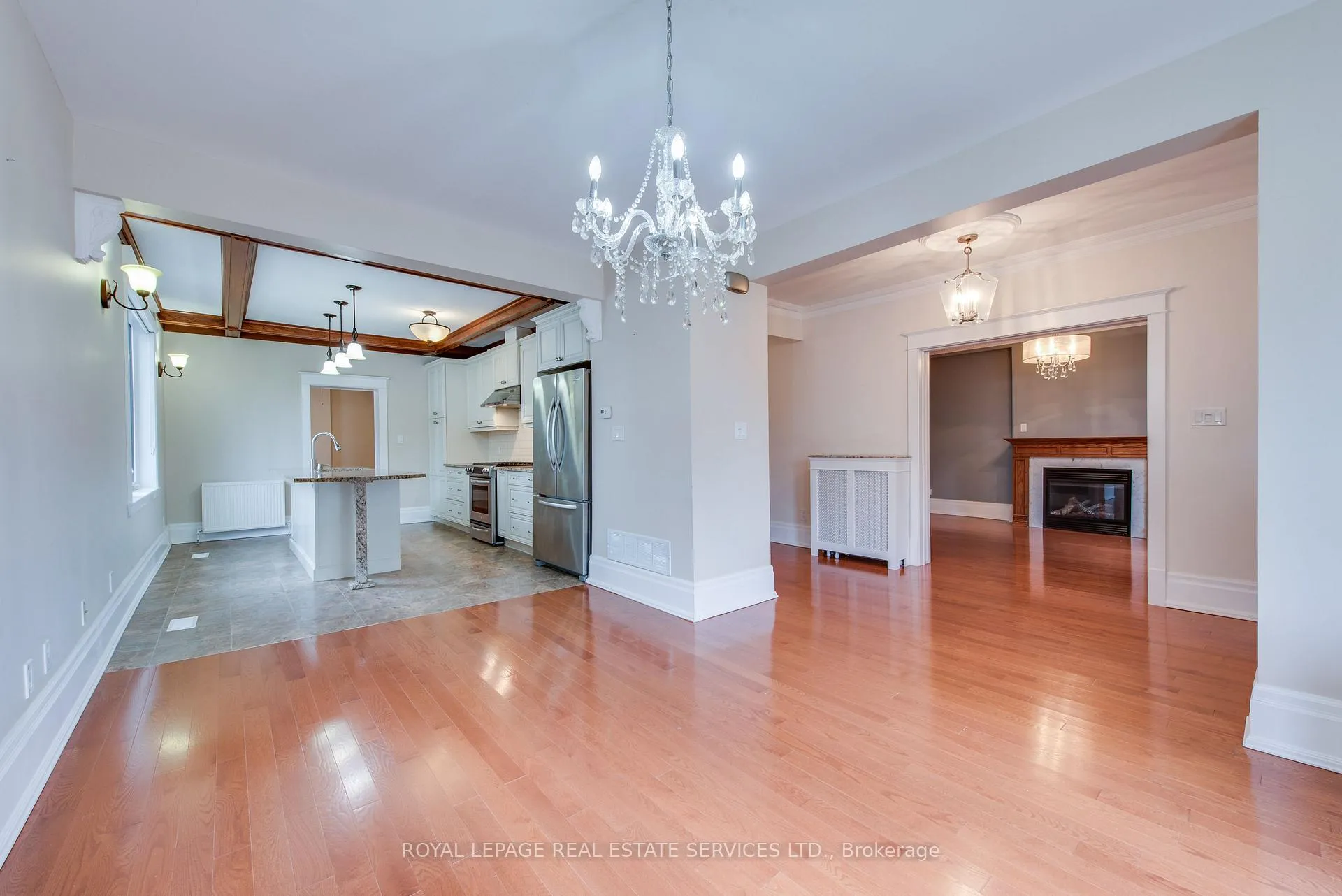 Photo 9 of 18 Shorncliffe Avenue, Toronto, Casa Loma — HOMEH