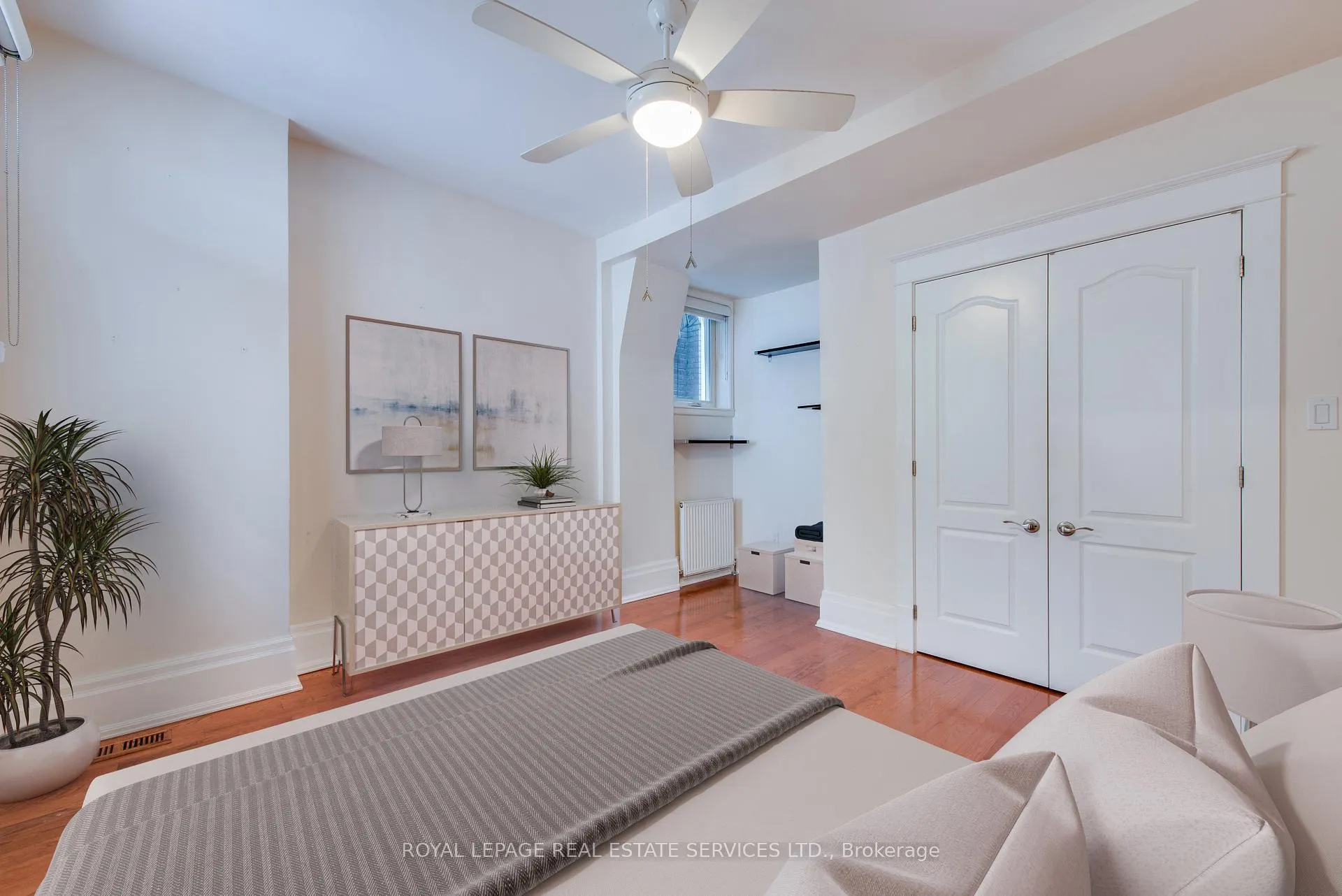 Photo 11 of 18 Shorncliffe Avenue, Toronto, Casa Loma — HOMEH
