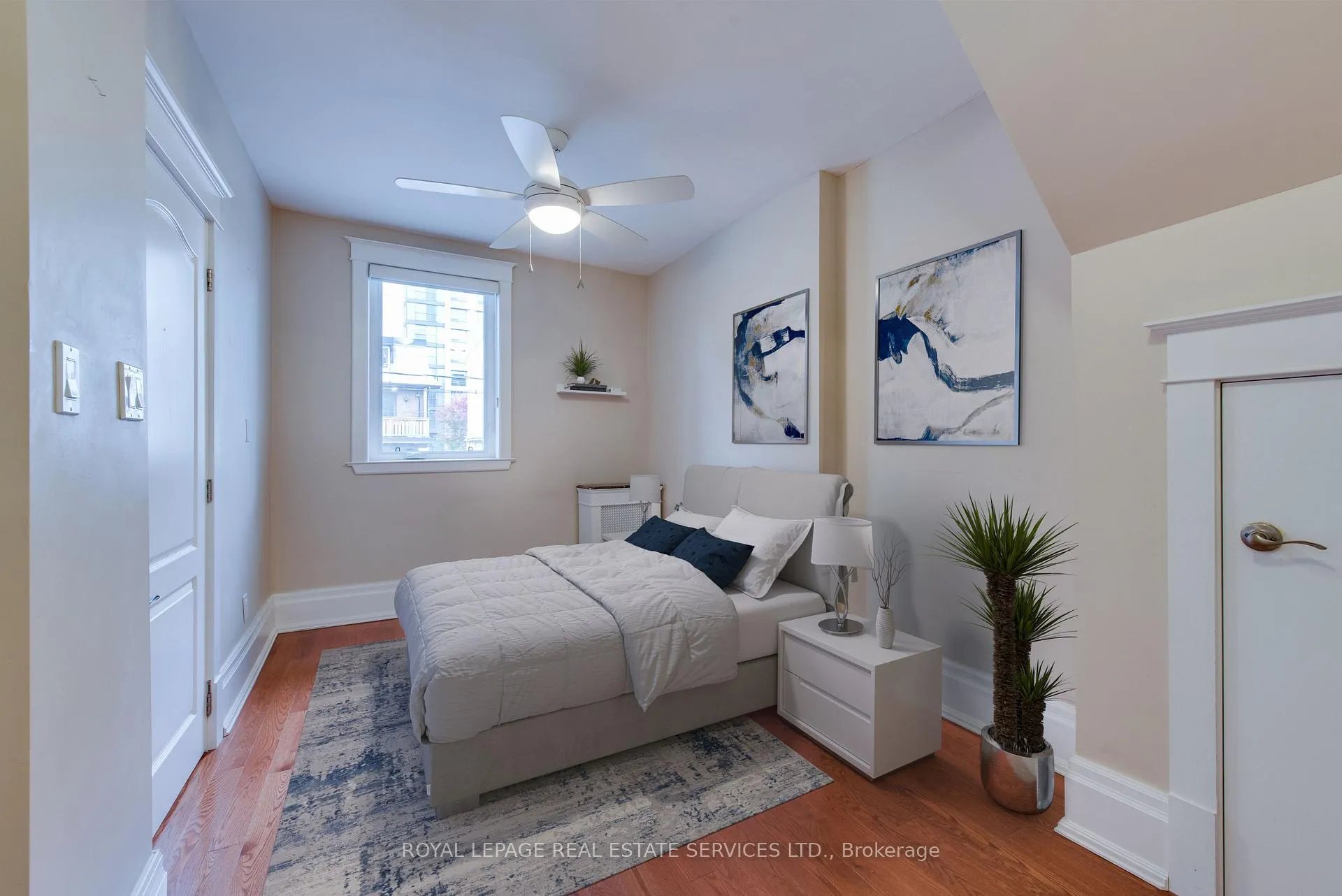 Photo 12 of 18 Shorncliffe Avenue, Toronto, Casa Loma — HOMEH