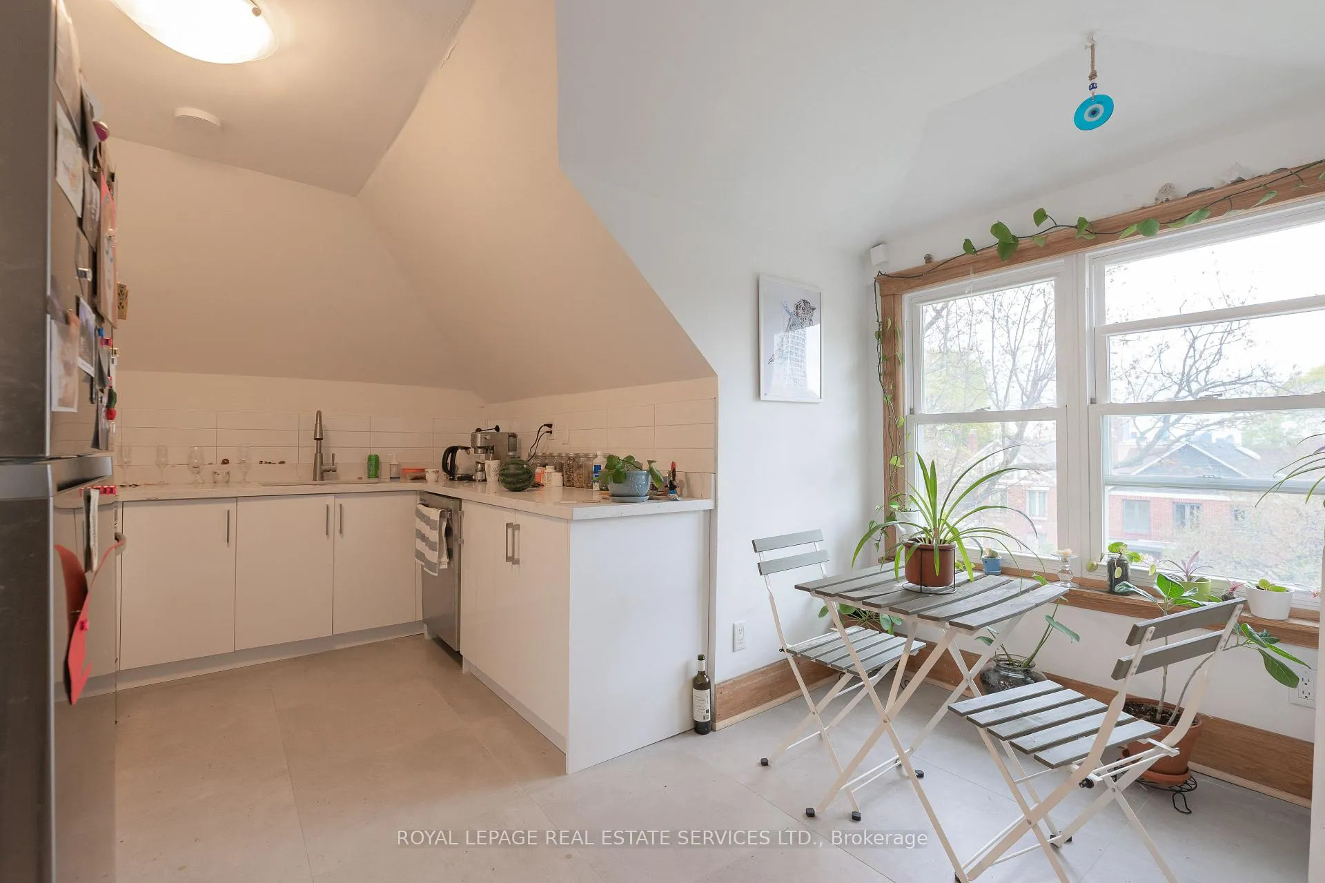 Photo 18 of 18 Shorncliffe Avenue, Toronto, Casa Loma — HOMEH