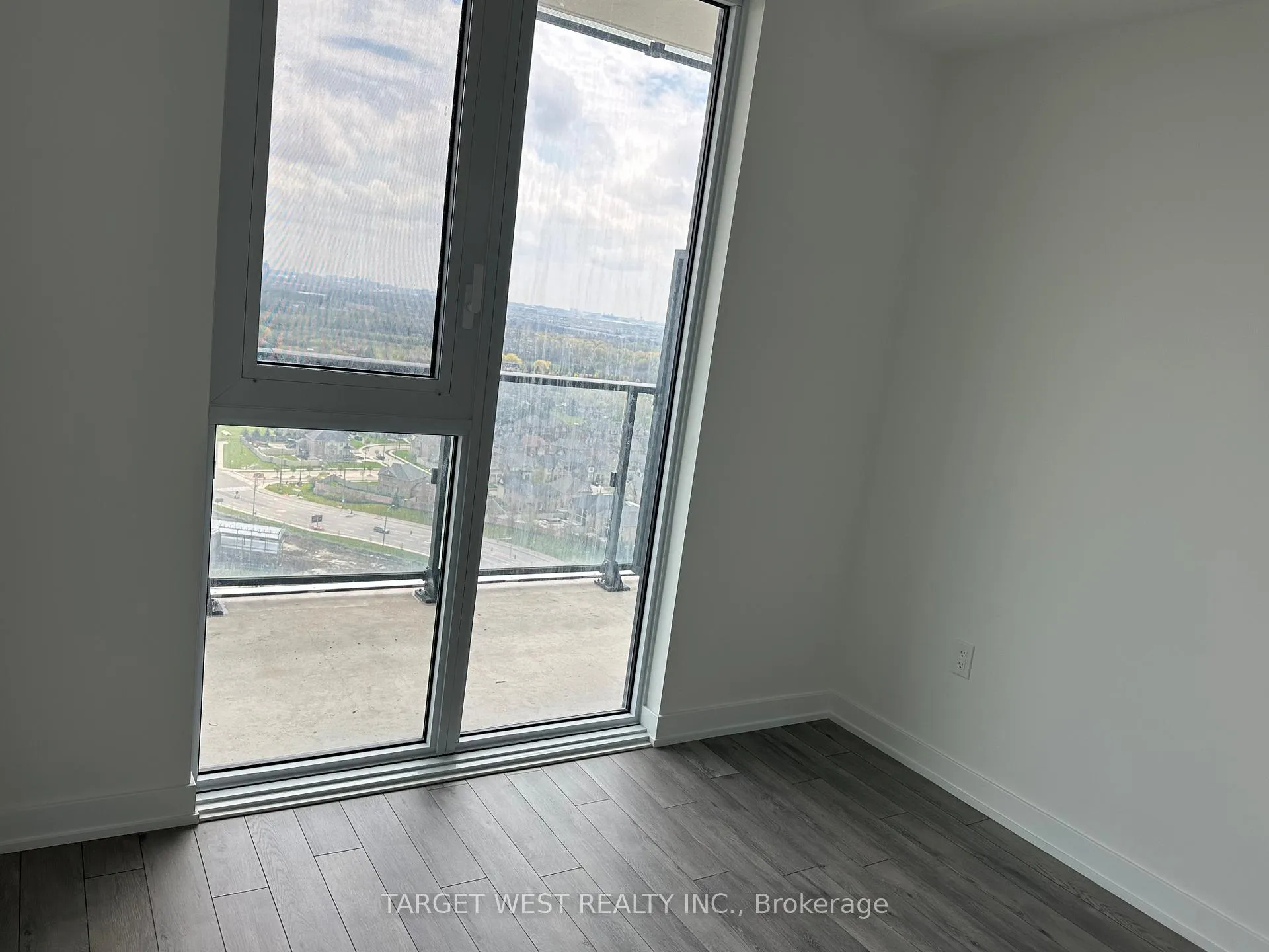 Photo 3 of Unit 2303, 15 Skyridge Drive, Brampton, Bram East — HOMEH