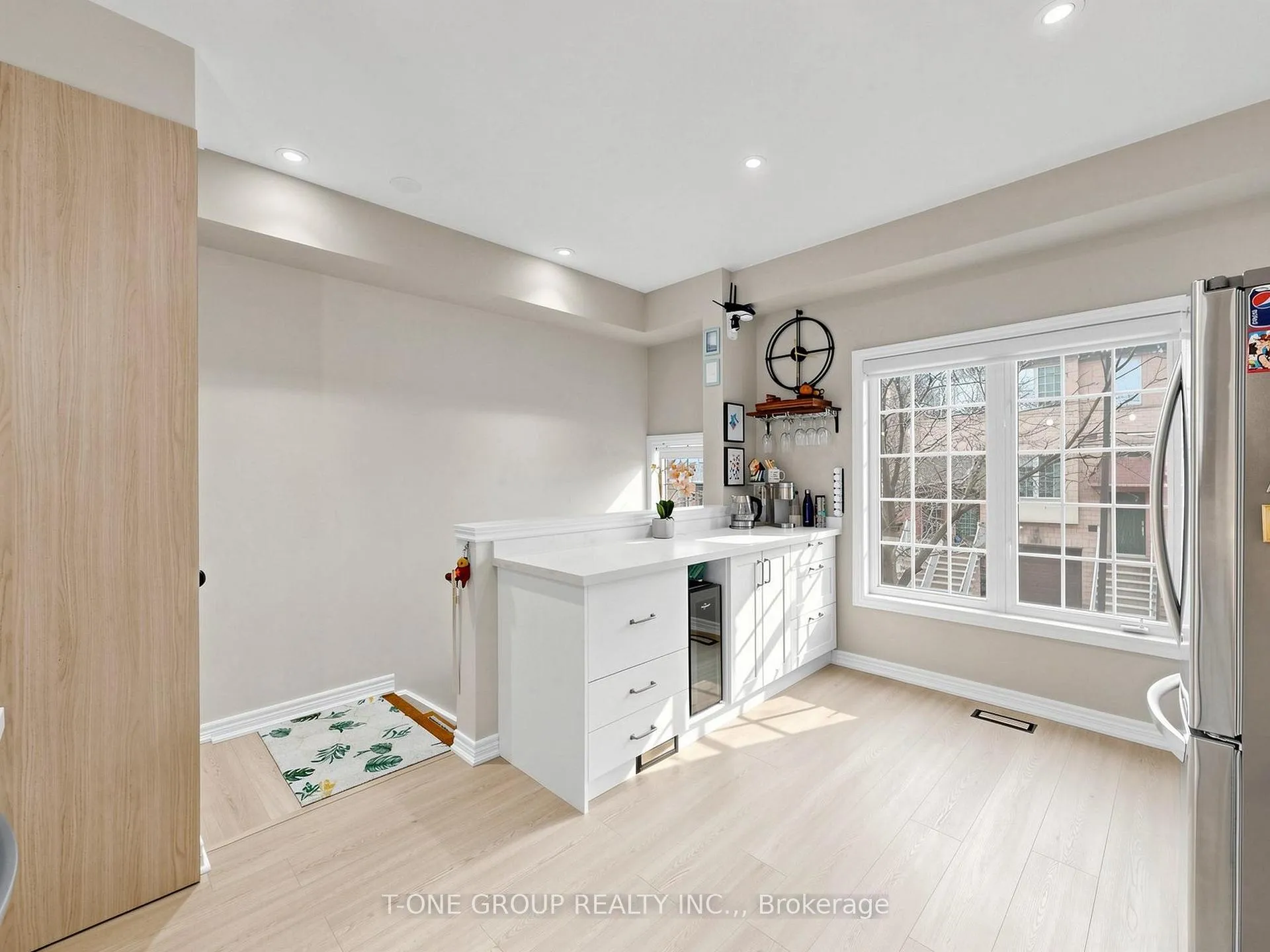 Photo 11 of 685 Rowley Common, Burlington, Appleby — HOMEH