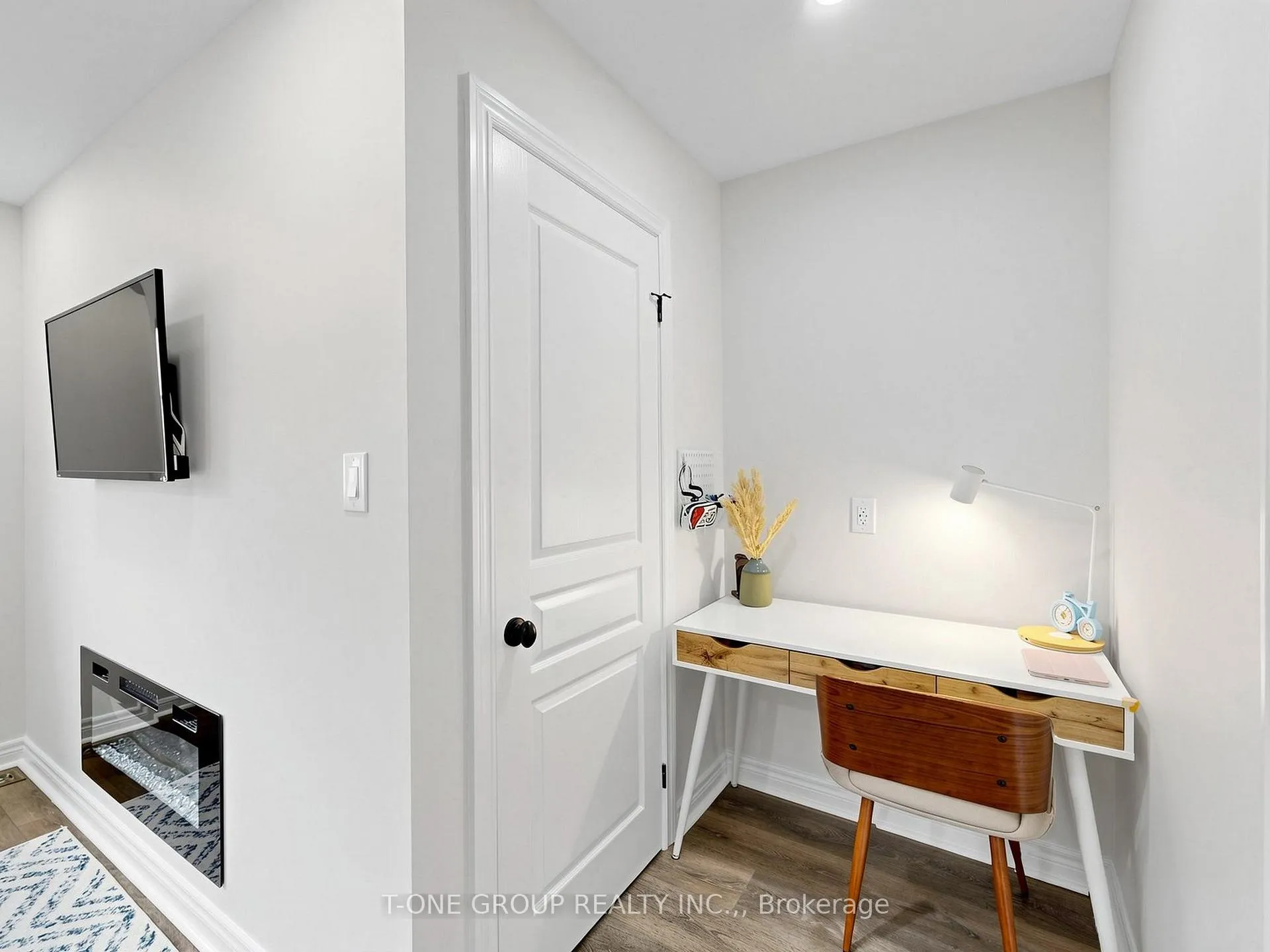 Photo 17 of 685 Rowley Common, Burlington, Appleby — HOMEH