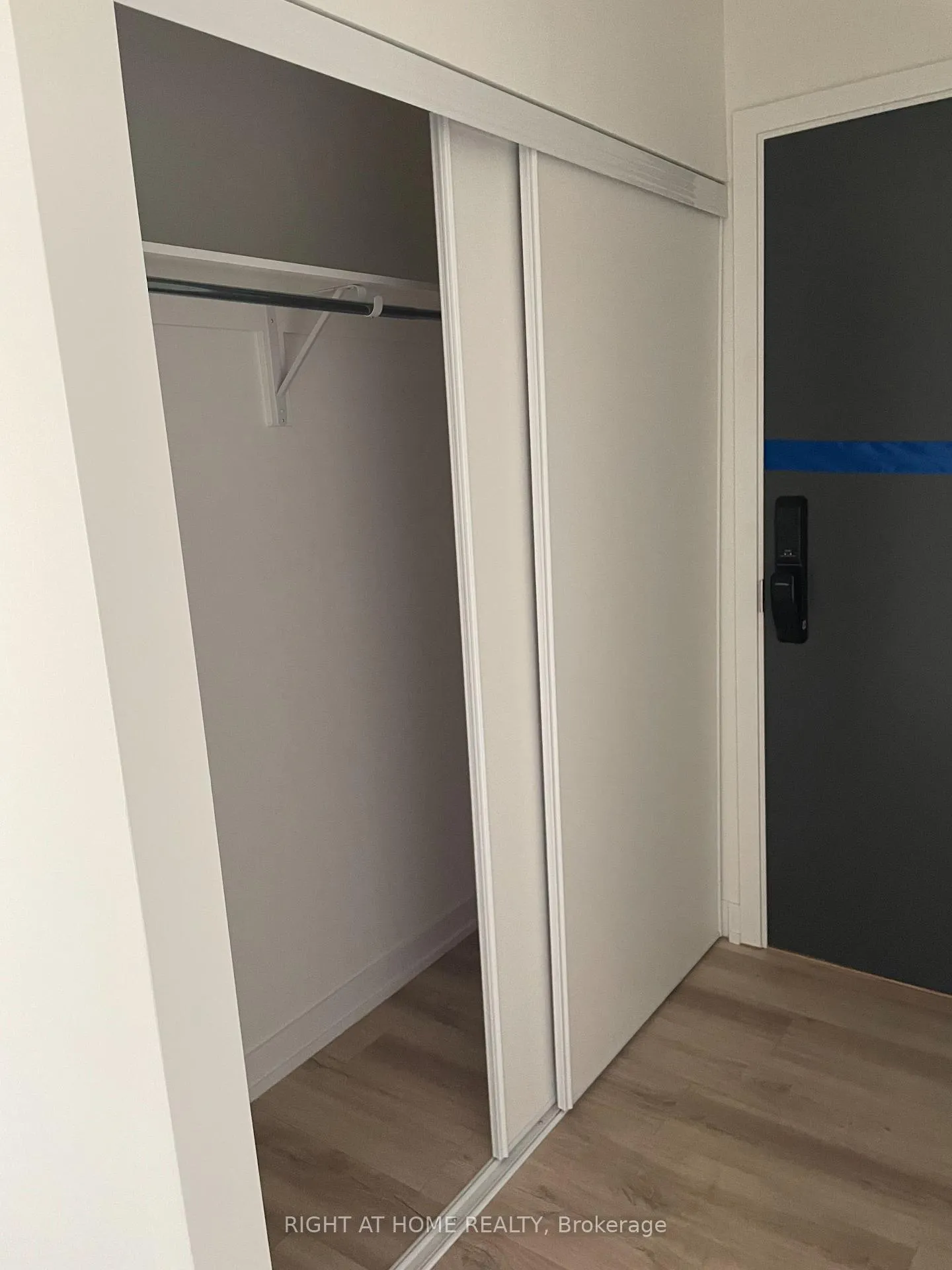 Photo 3 of Unit 206, 345 Wheat Boom Drive, Oakville, Joshua Meadows — HOMEH