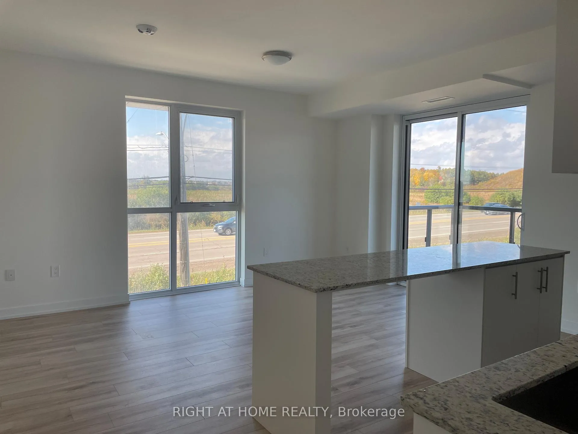 Photo 5 of Unit 206, 345 Wheat Boom Drive, Oakville, Joshua Meadows — HOMEH