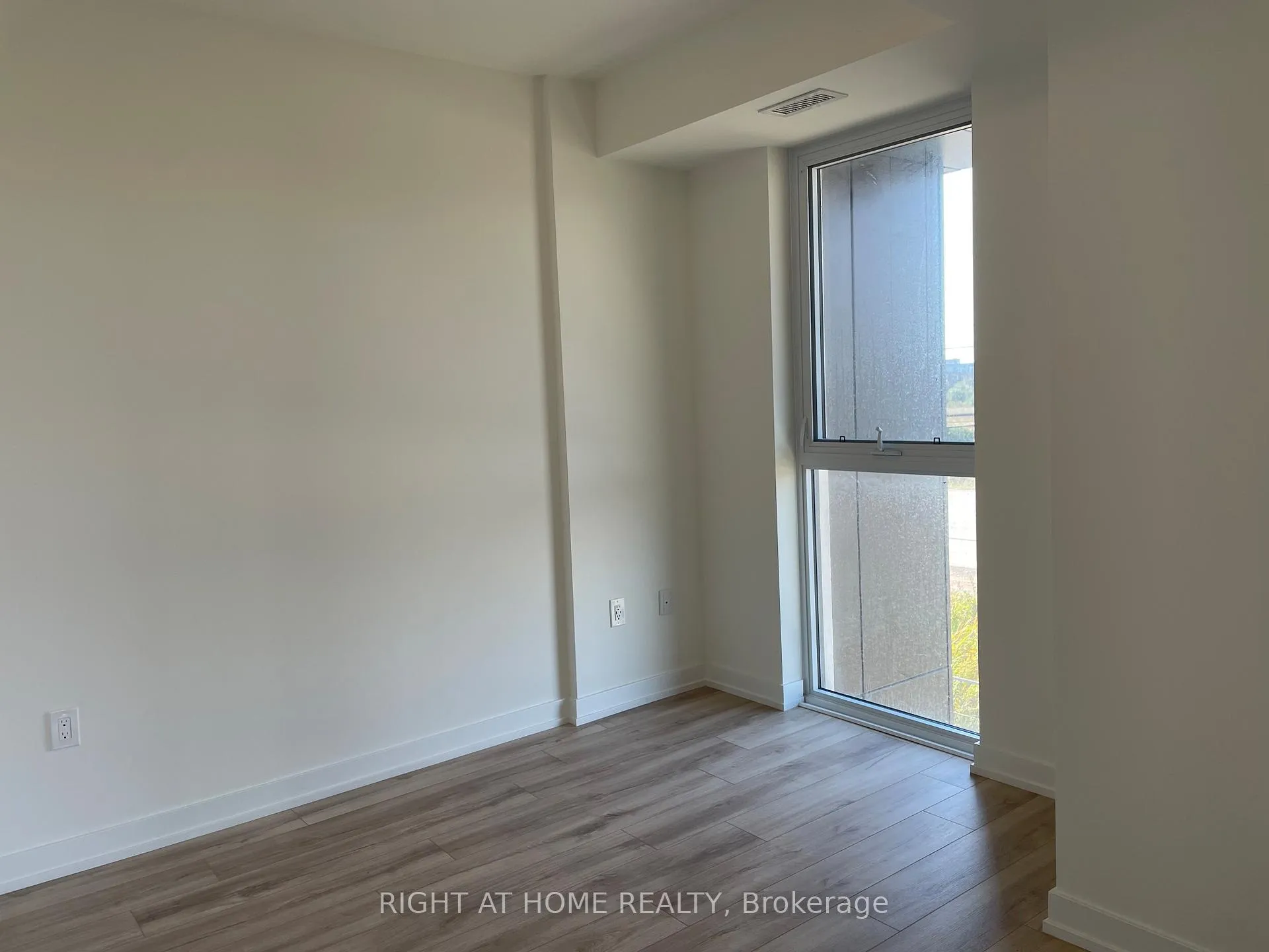 Photo 13 of Unit 206, 345 Wheat Boom Drive, Oakville, Joshua Meadows — HOMEH