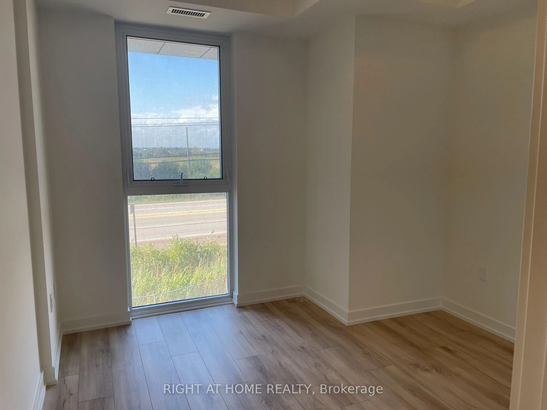 Photo 14 of Unit 206, 345 Wheat Boom Drive, Oakville, Joshua Meadows — HOMEH