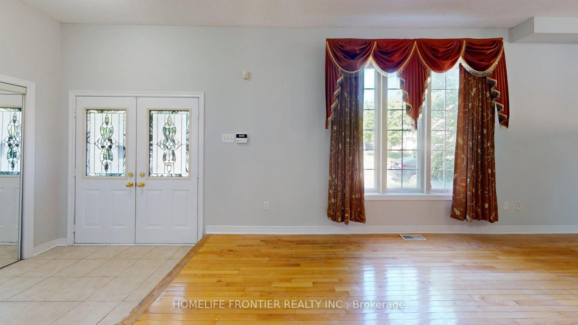 Photo 4 of 25 Rocky Point Crescent, Brampton, Madoc — HOMEH