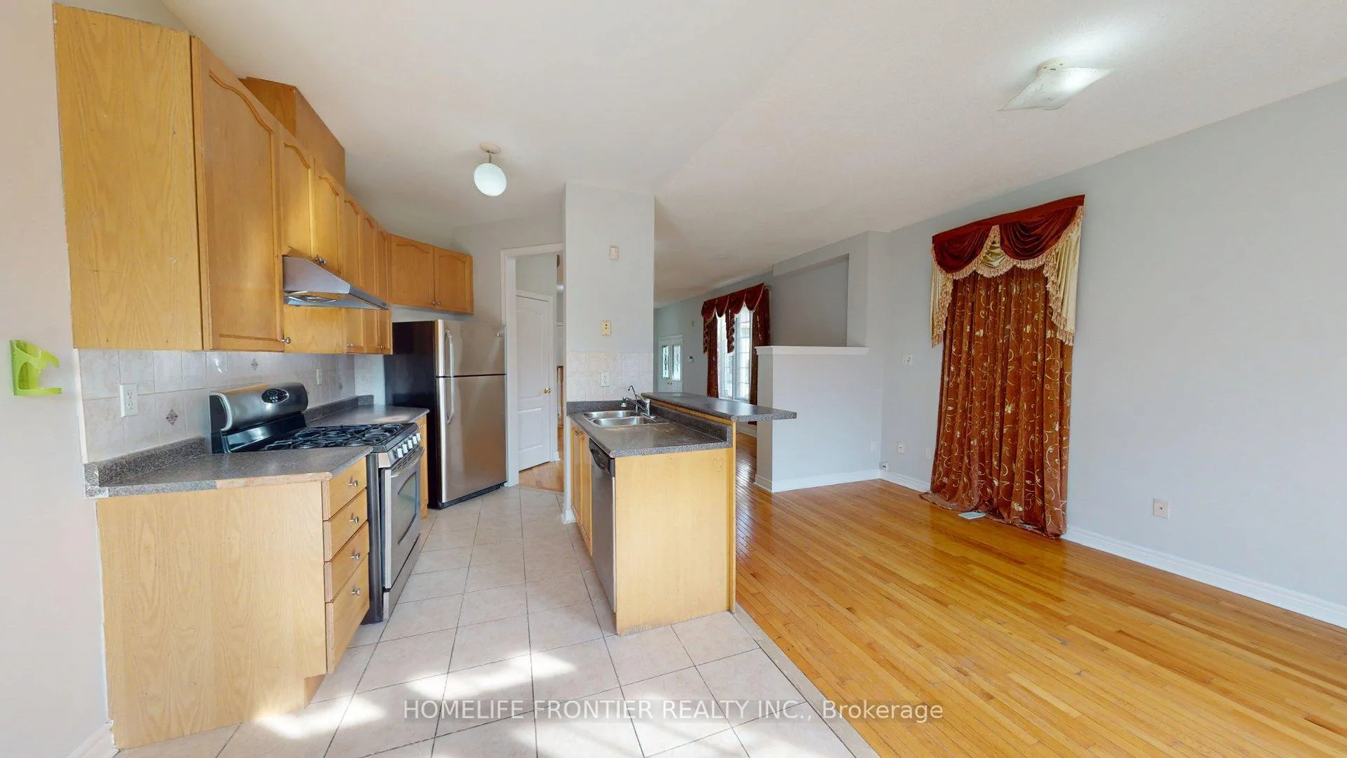 Photo 7 of 25 Rocky Point Crescent, Brampton, Madoc — HOMEH