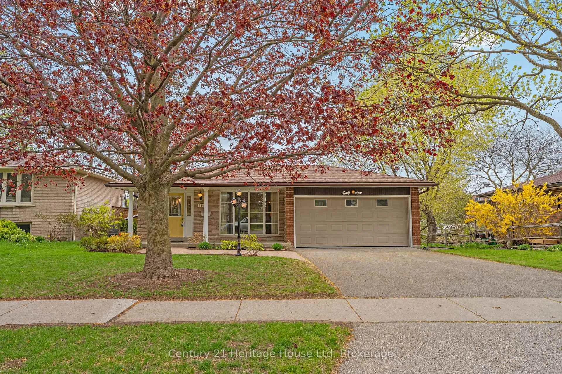 Photo 1 of 49 Vanier Drive, Guelph, Dovercliffe Park/Old University — HOMEH