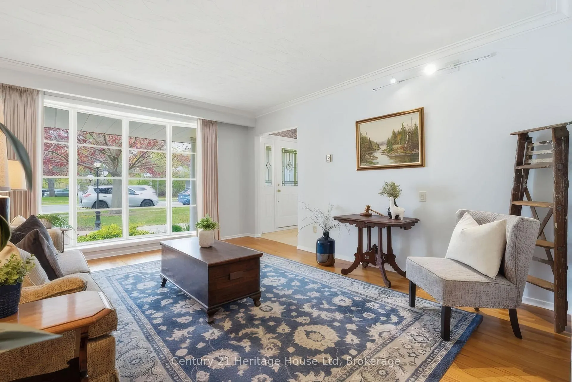 Photo 11 of 49 Vanier Drive, Guelph, Dovercliffe Park/Old University — HOMEH