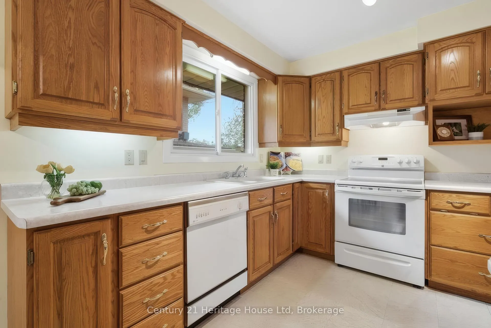 Photo 13 of 49 Vanier Drive, Guelph, Dovercliffe Park/Old University — HOMEH