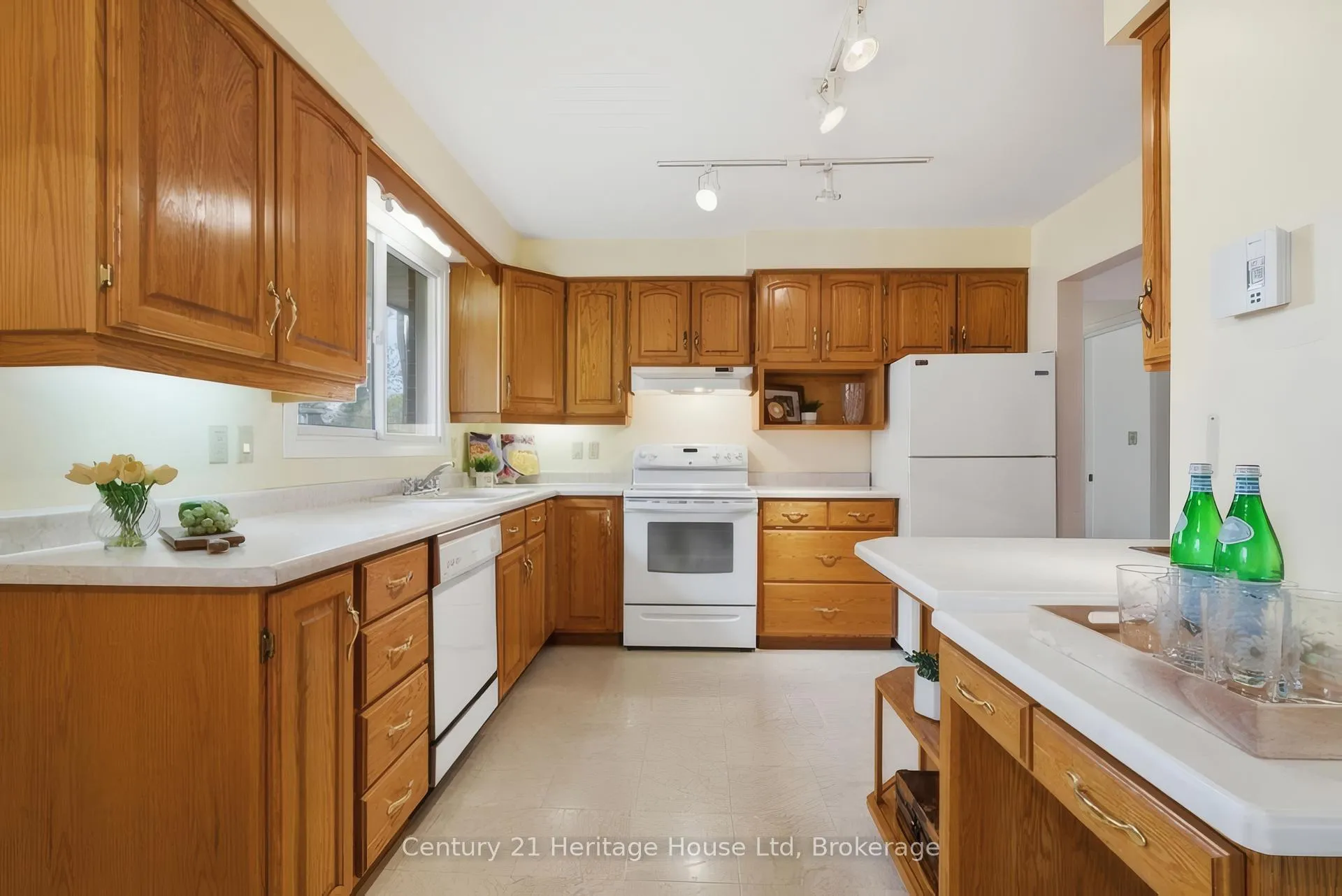 Photo 14 of 49 Vanier Drive, Guelph, Dovercliffe Park/Old University — HOMEH
