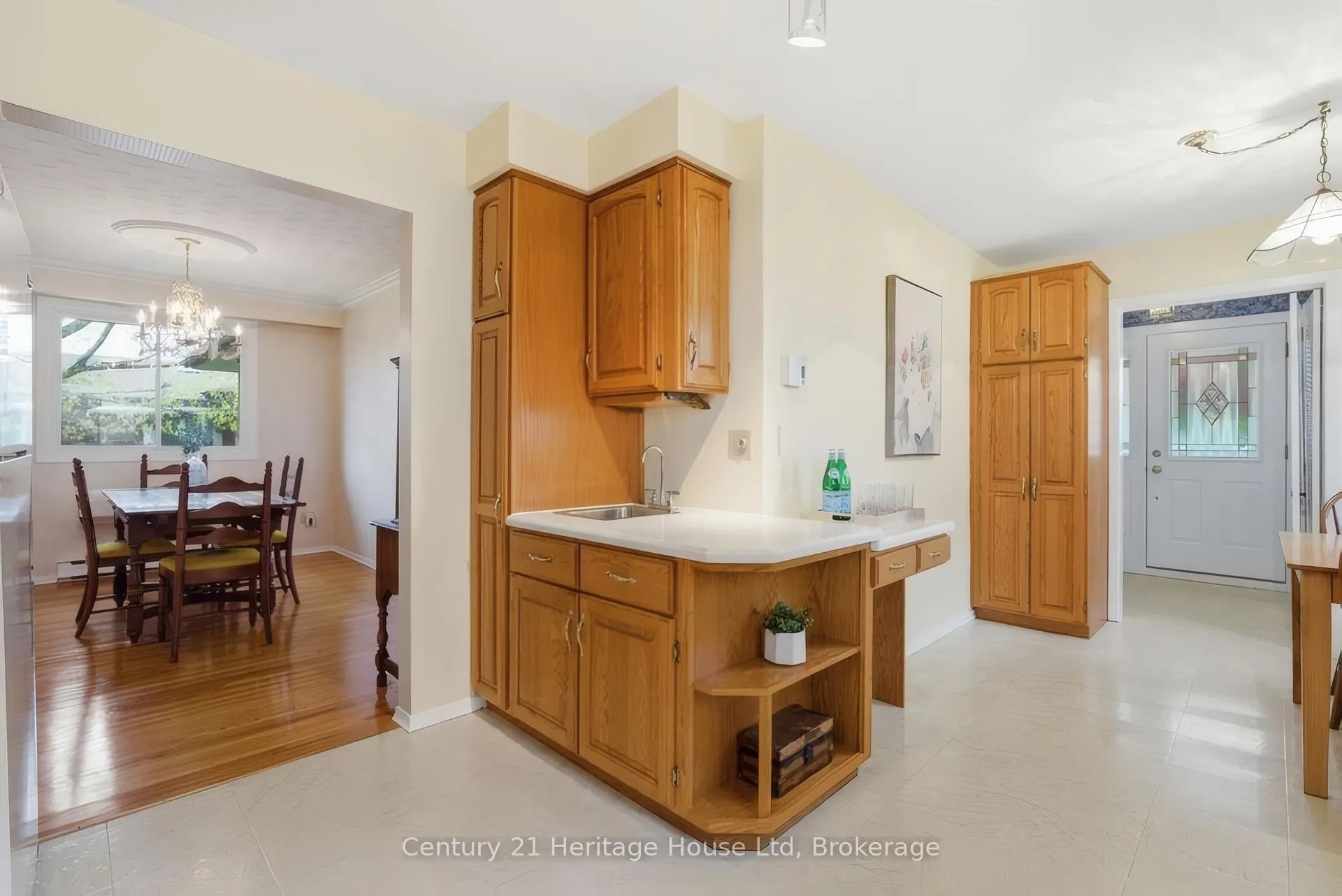 Photo 19 of 49 Vanier Drive, Guelph, Dovercliffe Park/Old University — HOMEH