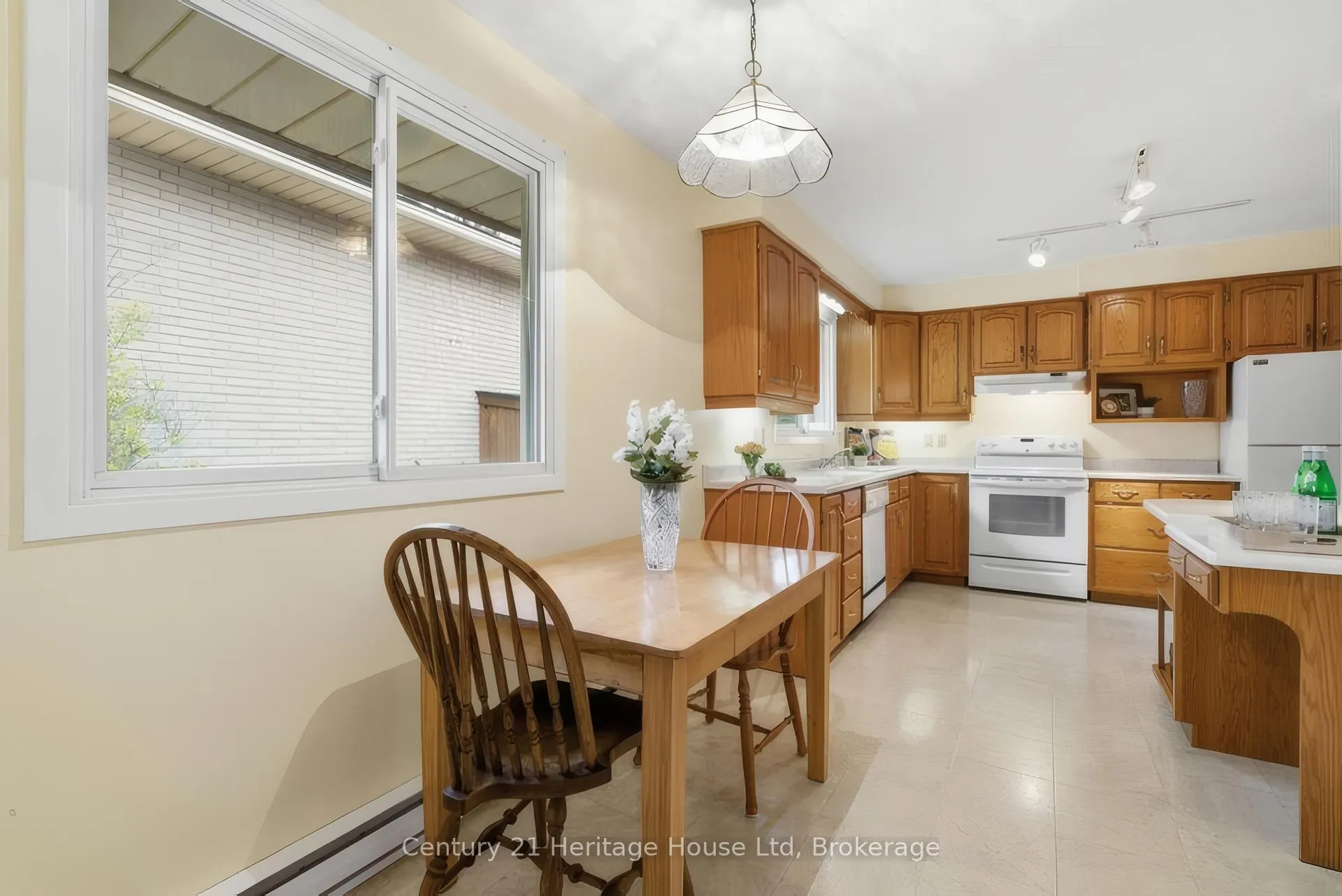 Photo 20 of 49 Vanier Drive, Guelph, Dovercliffe Park/Old University — HOMEH