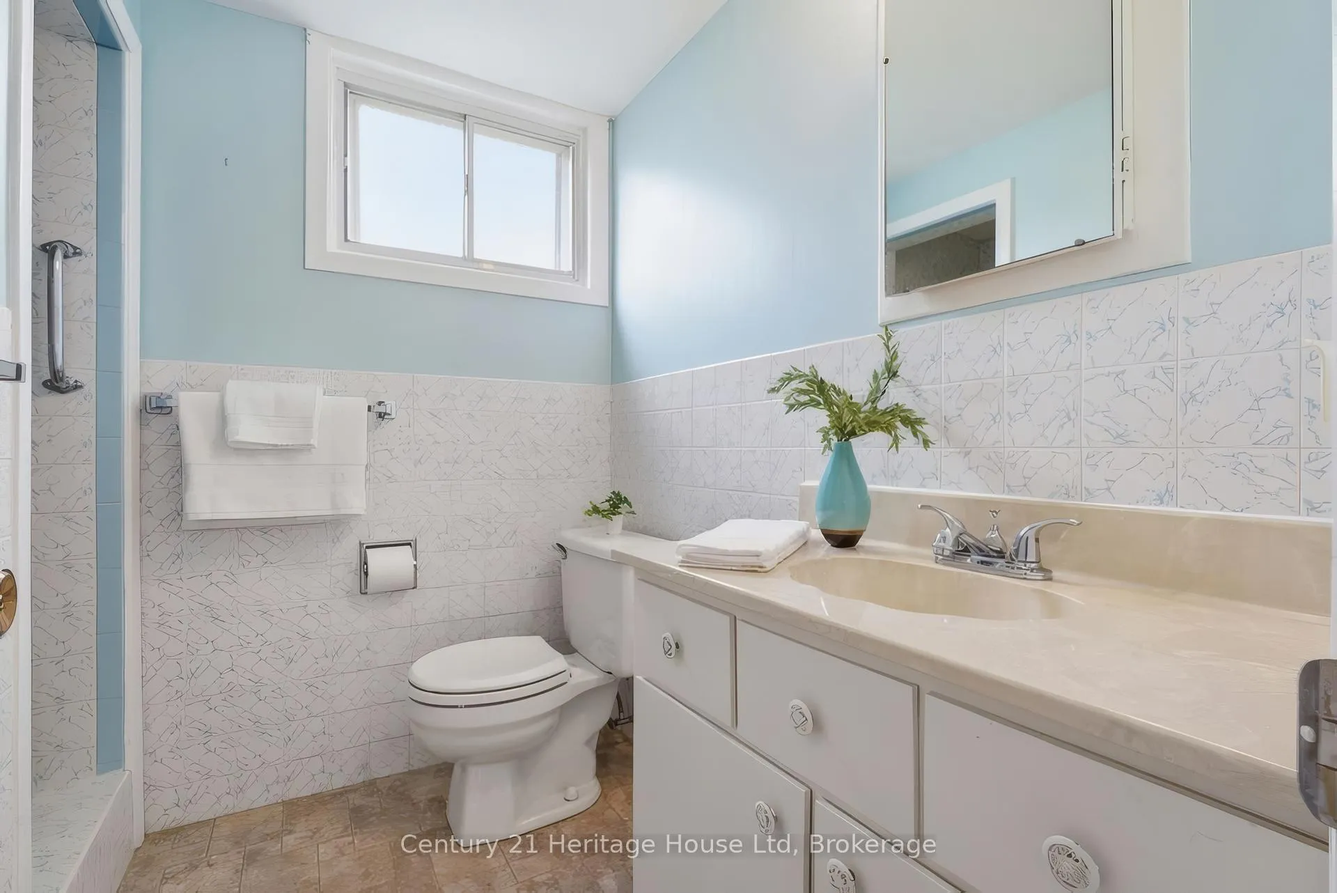 Photo 21 of 49 Vanier Drive, Guelph, Dovercliffe Park/Old University — HOMEH
