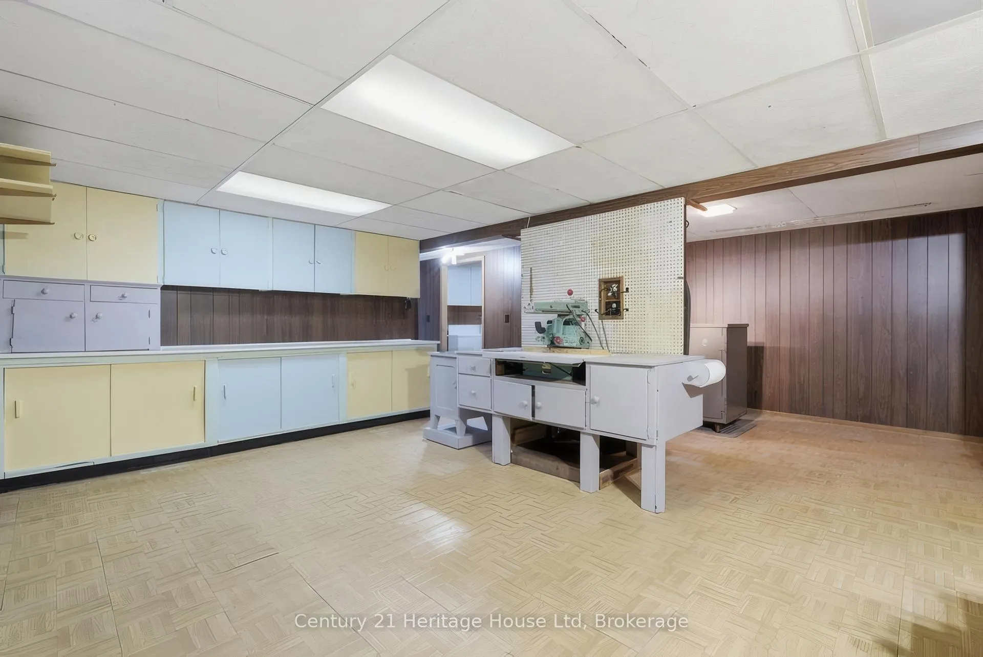 Photo 32 of 49 Vanier Drive, Guelph, Dovercliffe Park/Old University — HOMEH