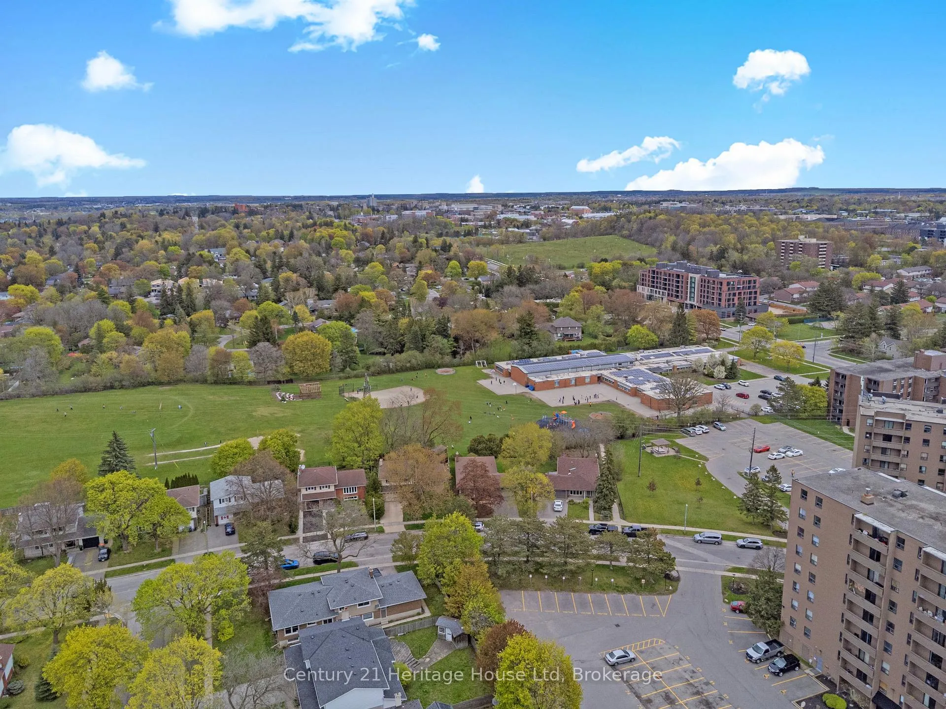 Photo 43 of 49 Vanier Drive, Guelph, Dovercliffe Park/Old University — HOMEH