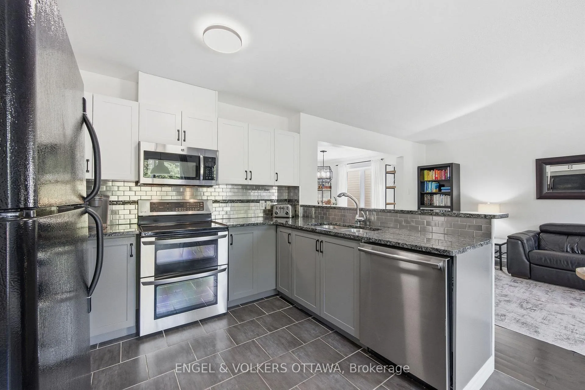 Photo 14 of 413 Montserrat Street, Ottawa, Stittsville (North) — HOMEH