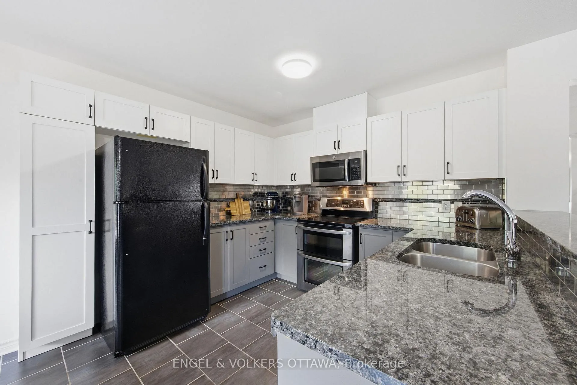 Photo 17 of 413 Montserrat Street, Ottawa, Stittsville (North) — HOMEH