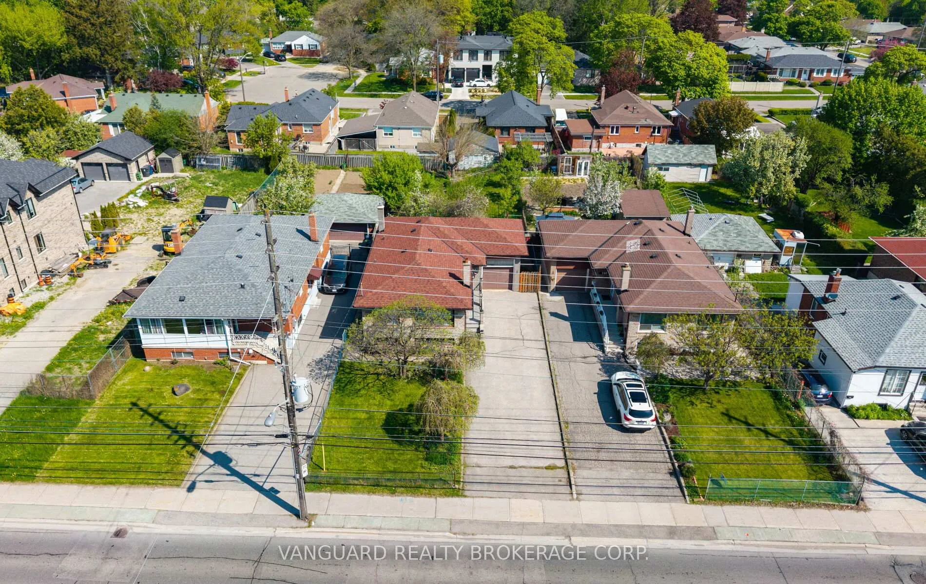 Photo 3 of 182 Dixon Road, Etobicoke, Kingsview Village-The Westway — HOMEH