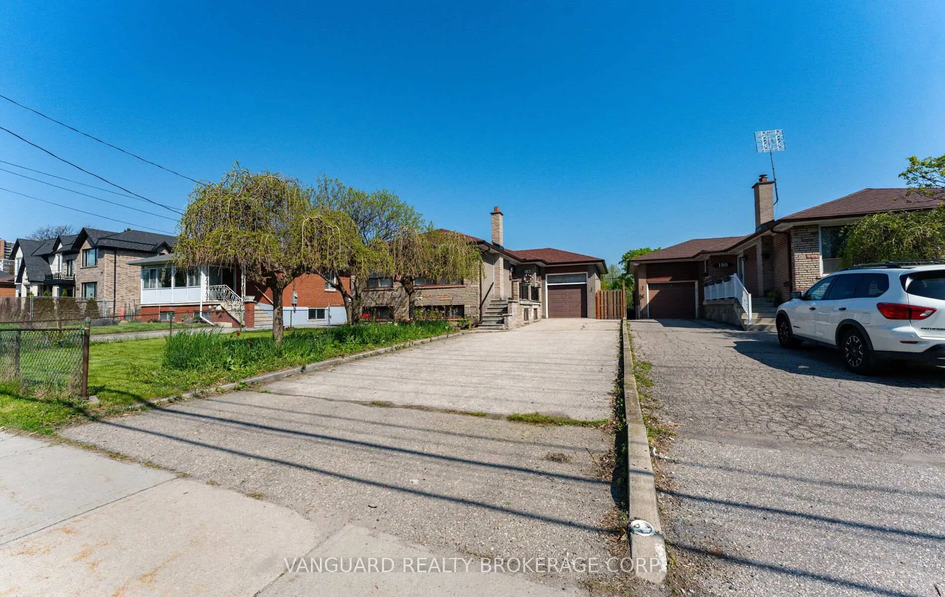 Photo 4 of 182 Dixon Road, Etobicoke, Kingsview Village-The Westway — HOMEH