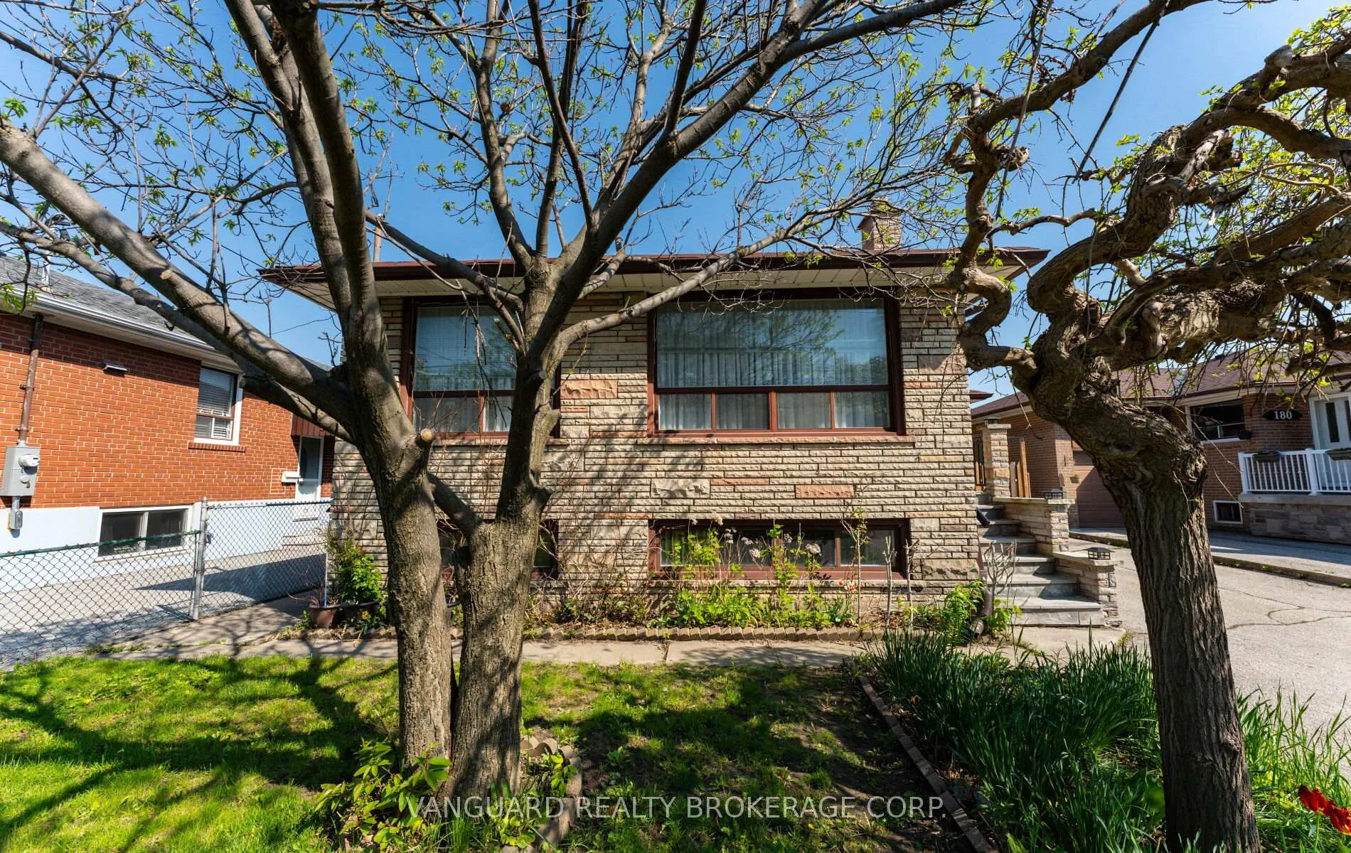 Photo 5 of 182 Dixon Road, Etobicoke, Kingsview Village-The Westway — HOMEH