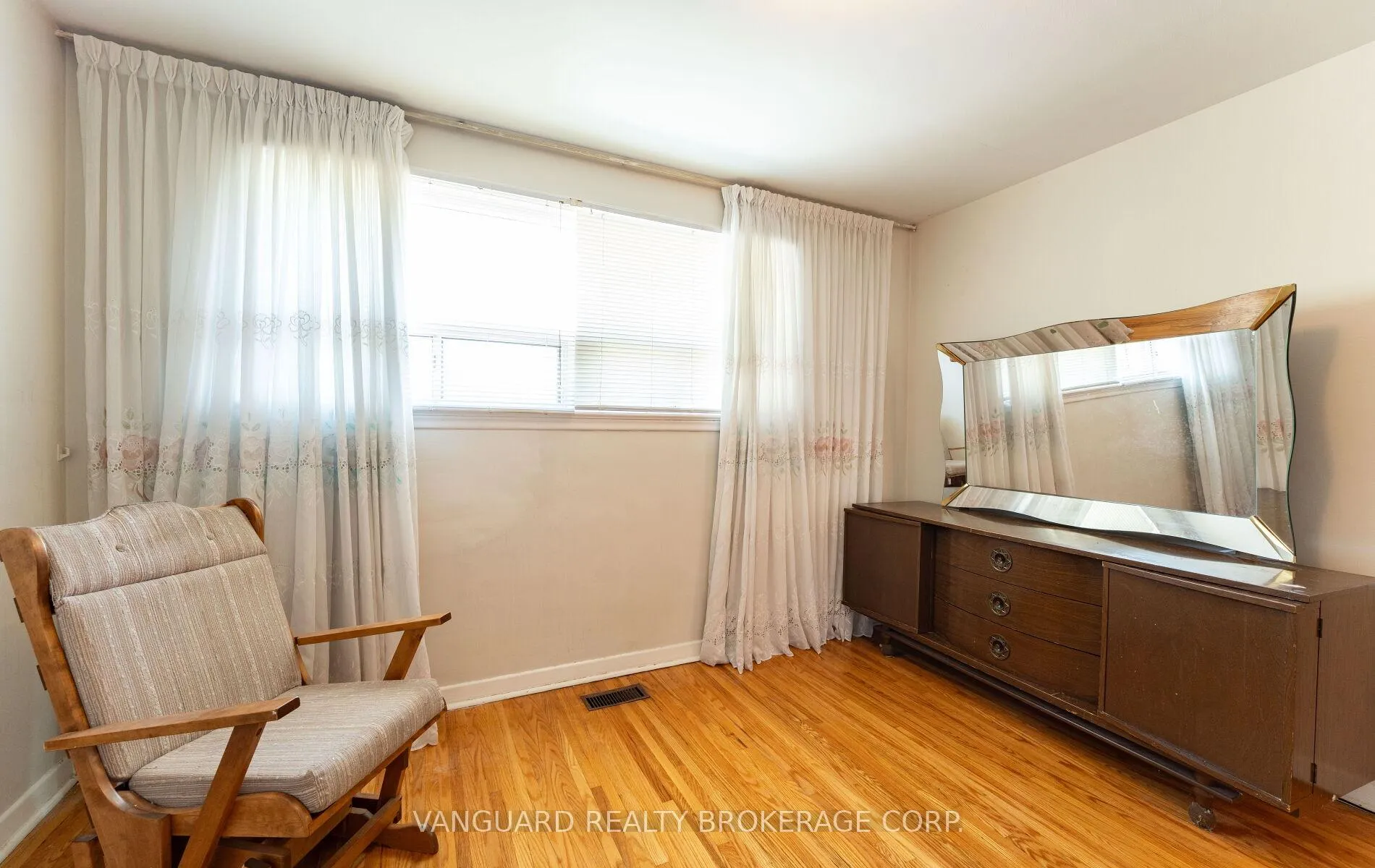 Photo 23 of 182 Dixon Road, Etobicoke, Kingsview Village-The Westway — HOMEH