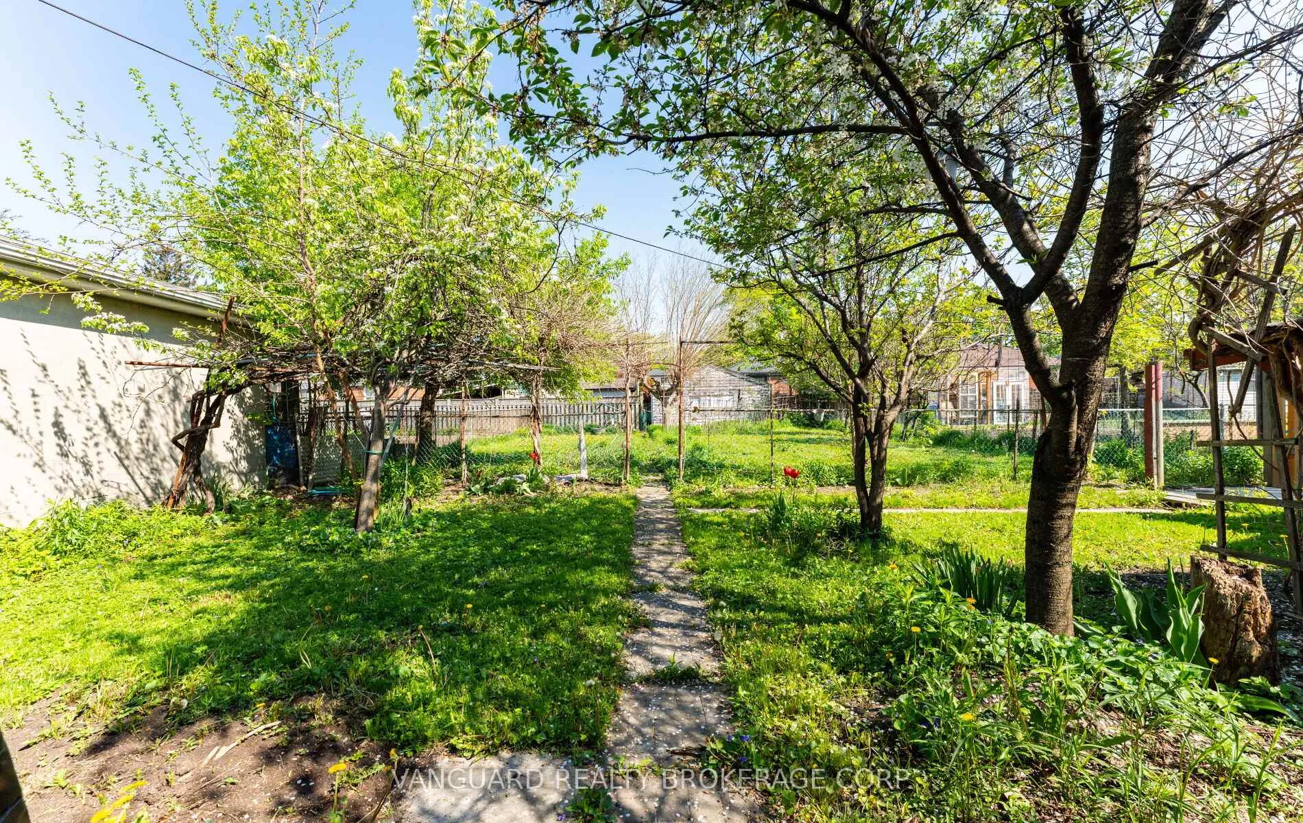 Photo 43 of 182 Dixon Road, Etobicoke, Kingsview Village-The Westway — HOMEH