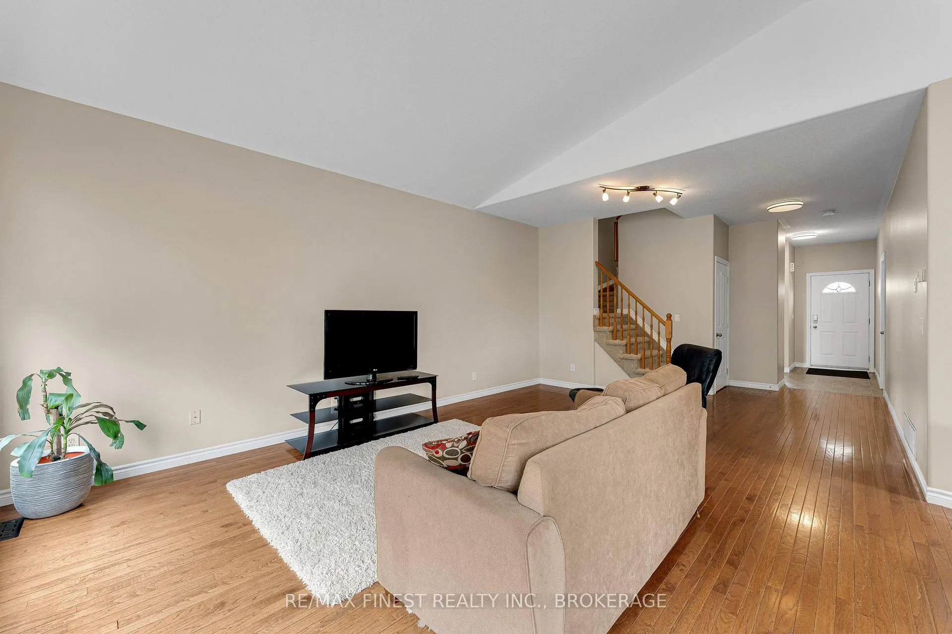 Photo 12 of 65 Schooner Drive, Kingston, Kingston East (Incl Barret Crt) — HOMEH