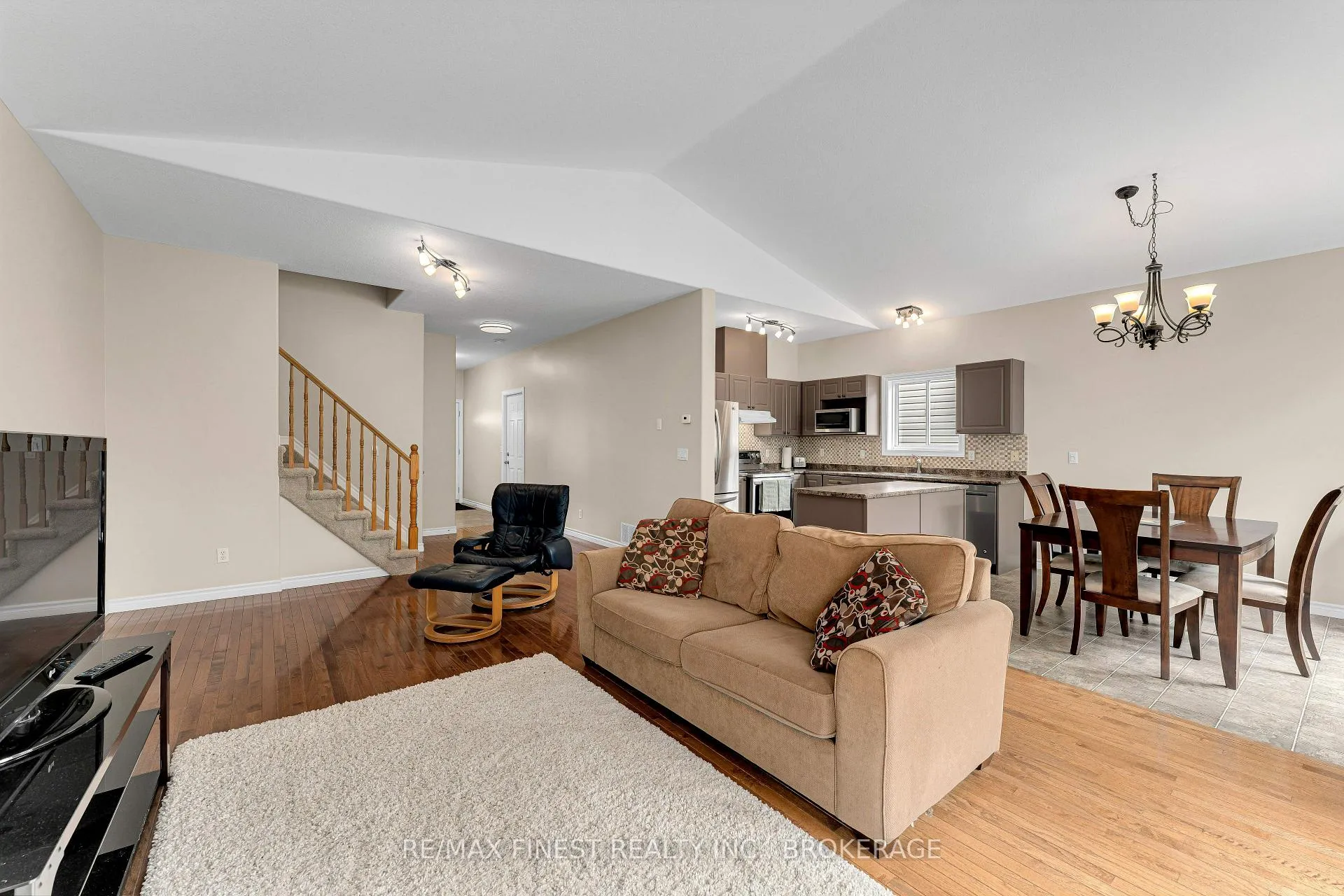 Photo 13 of 65 Schooner Drive, Kingston, Kingston East (Incl Barret Crt) — HOMEH
