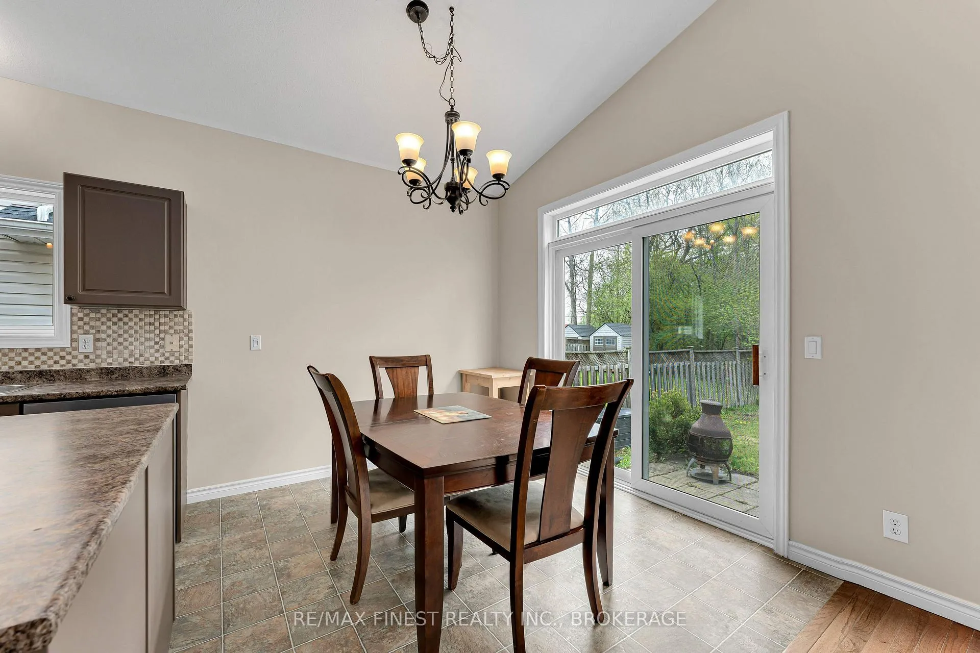 Photo 15 of 65 Schooner Drive, Kingston, Kingston East (Incl Barret Crt) — HOMEH