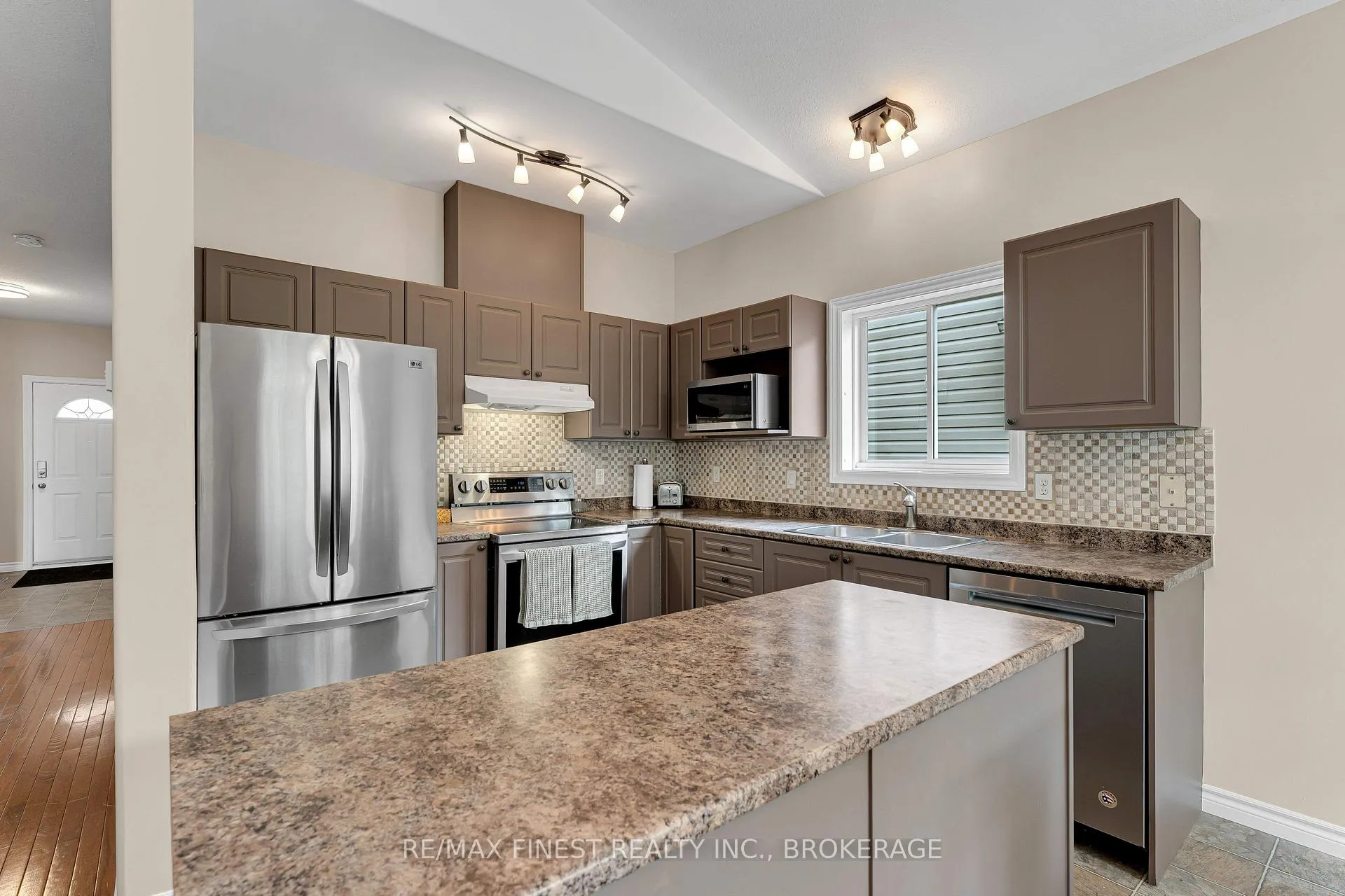 Photo 16 of 65 Schooner Drive, Kingston, Kingston East (Incl Barret Crt) — HOMEH